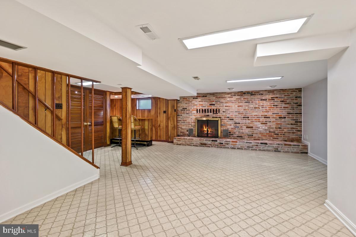 NORTHWOOD VILLAGE - Residential