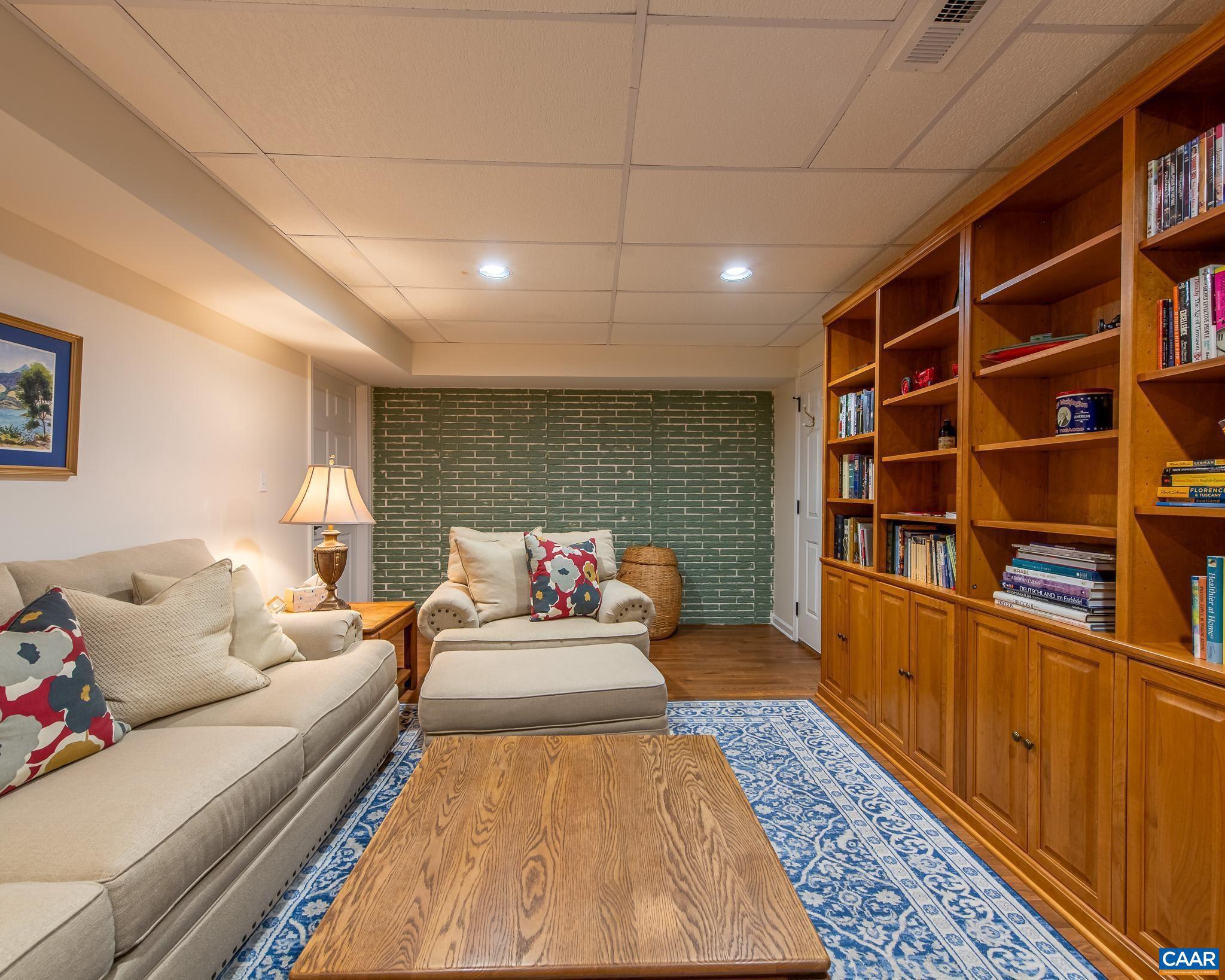 BROKEN ISLAND - Residential