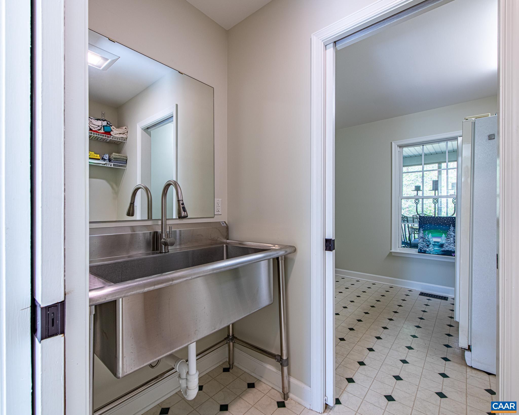 BROKEN ISLAND - Residential