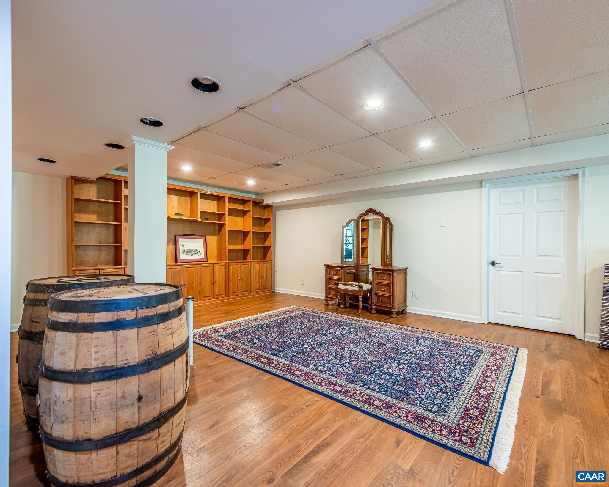 BROKEN ISLAND - Residential