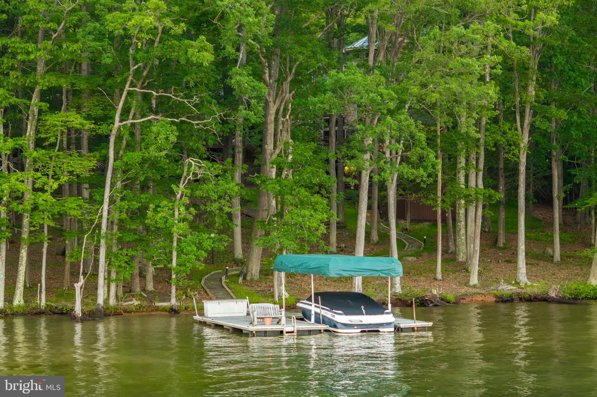 422 MOUNTAINTOP ROAD
