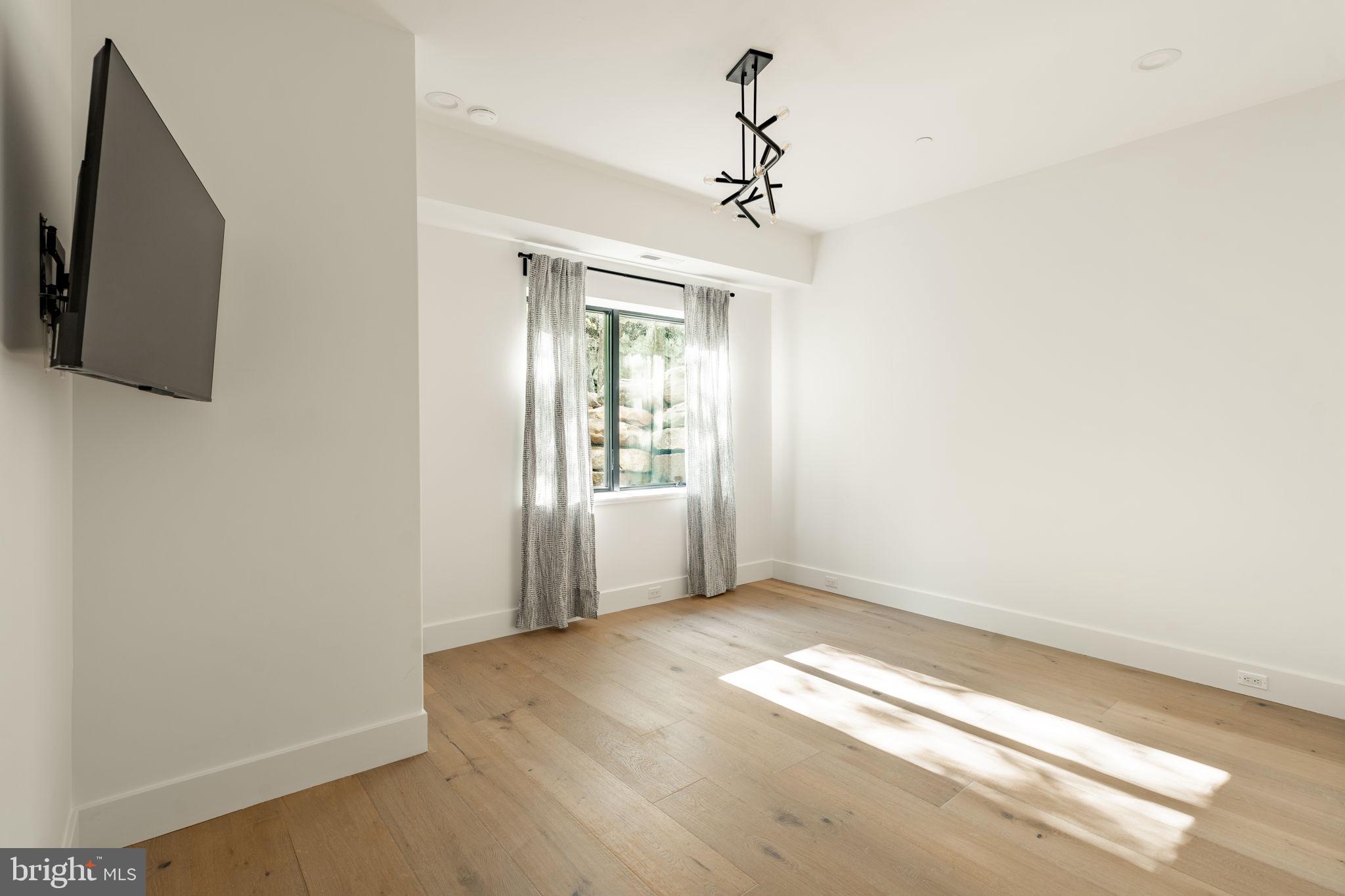 DEEP CREEK HIGHLANDS - Residential