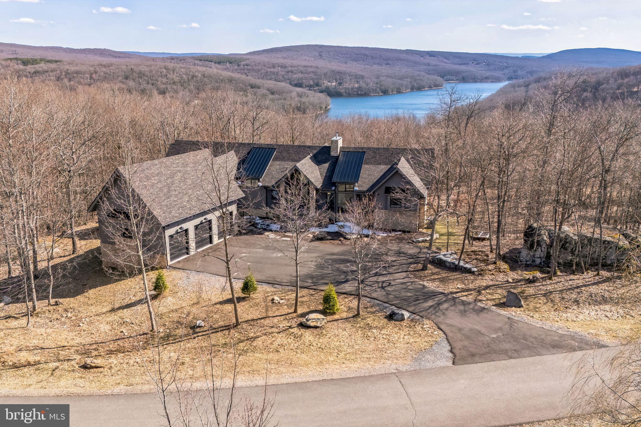 422 MOUNTAINTOP ROAD