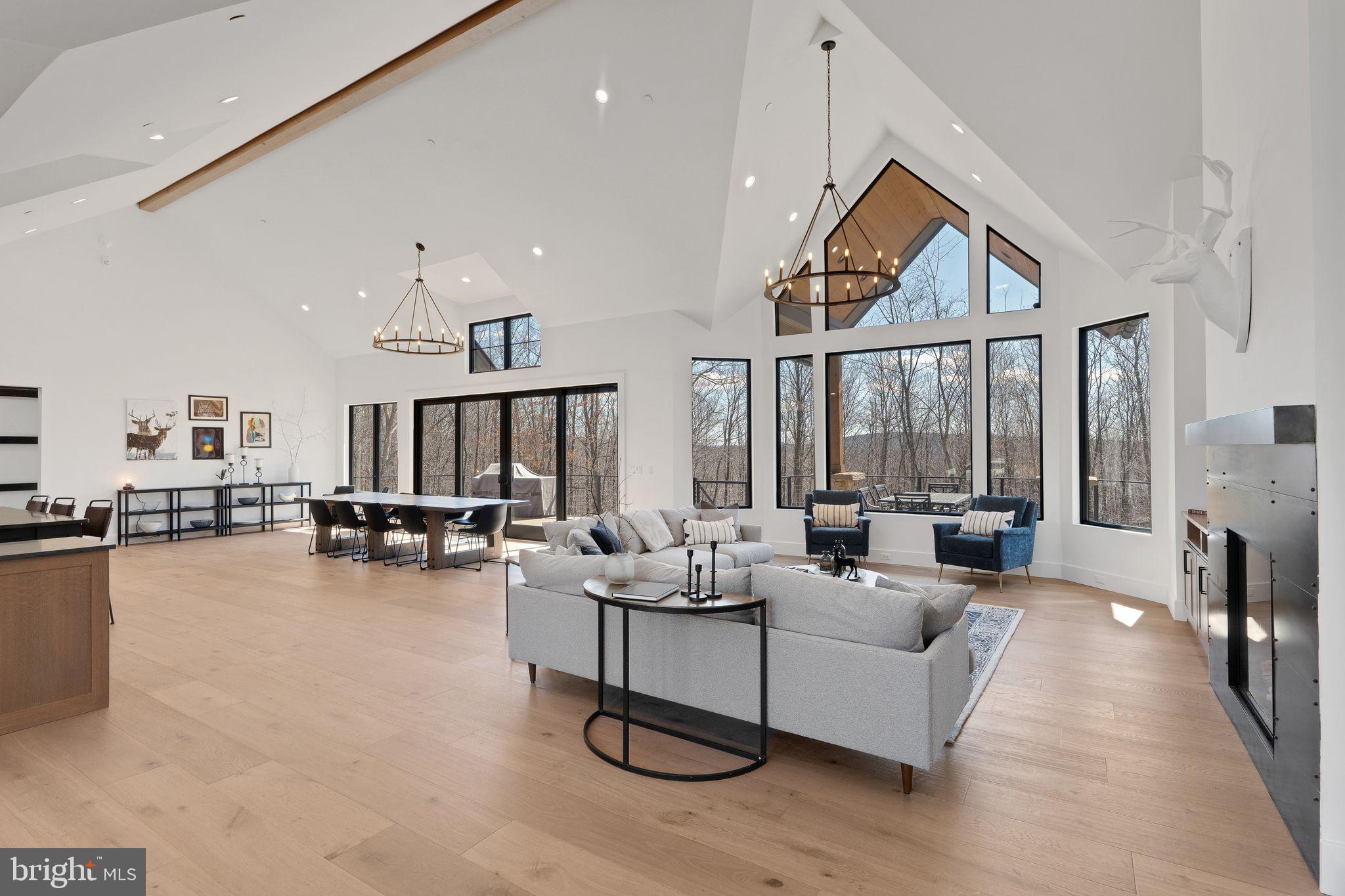 422 MOUNTAINTOP ROAD