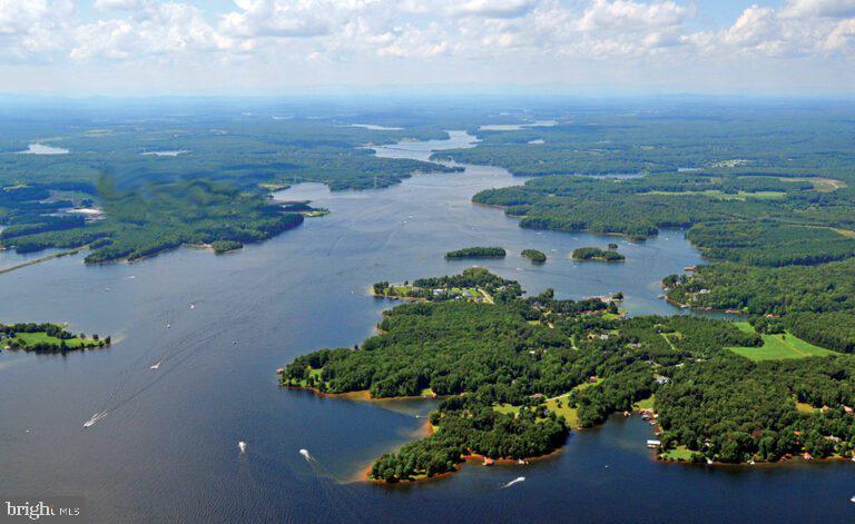 DANIELS POINT - Residential