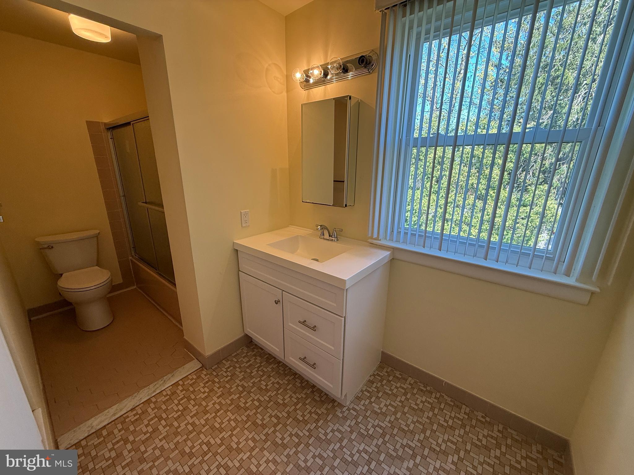 SOMERTON - Residential