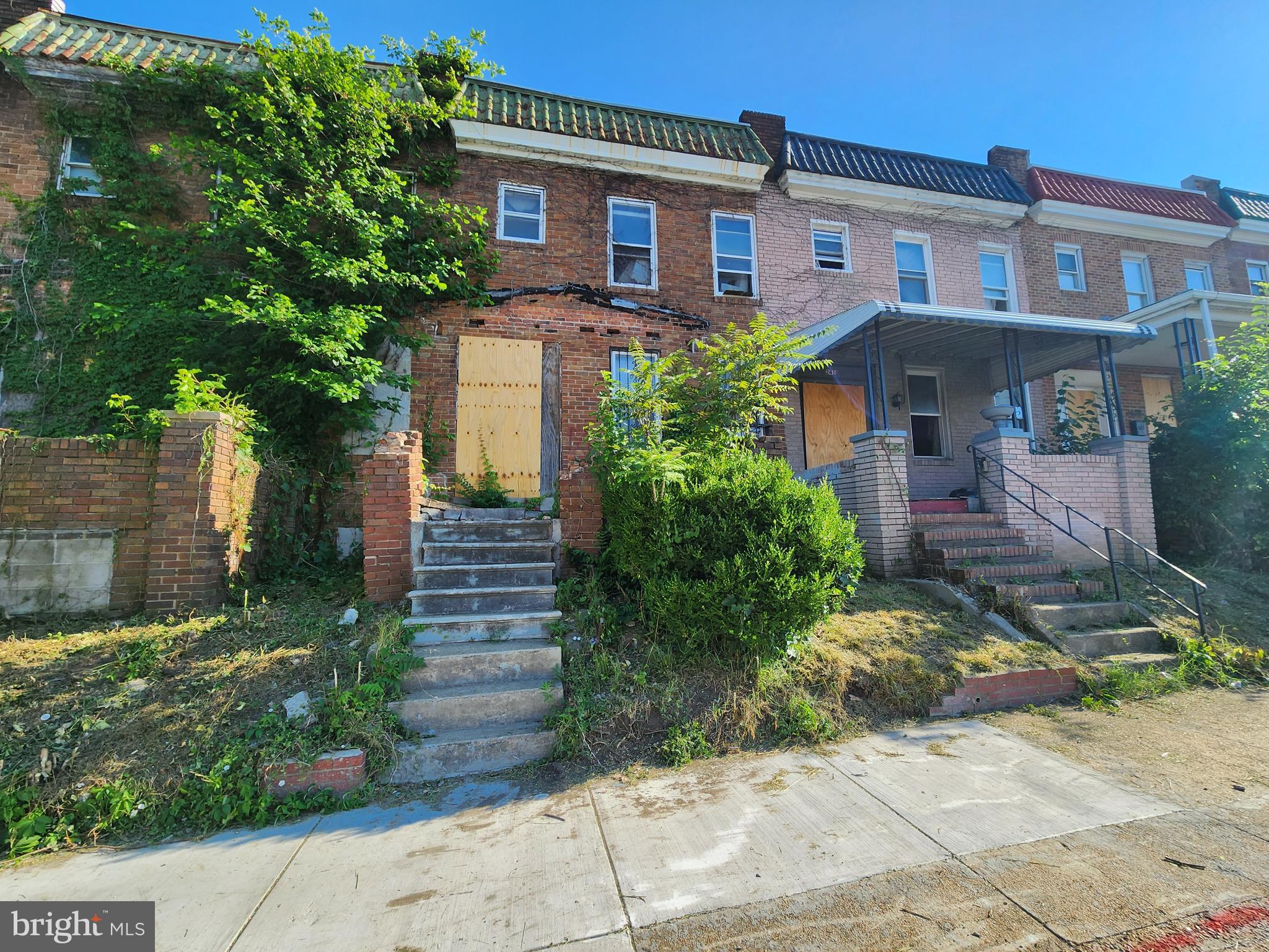 2412 W FRANKLIN STREET