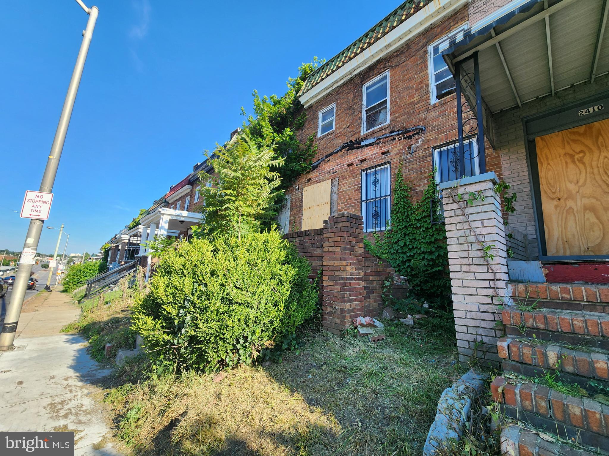 2412 W FRANKLIN STREET