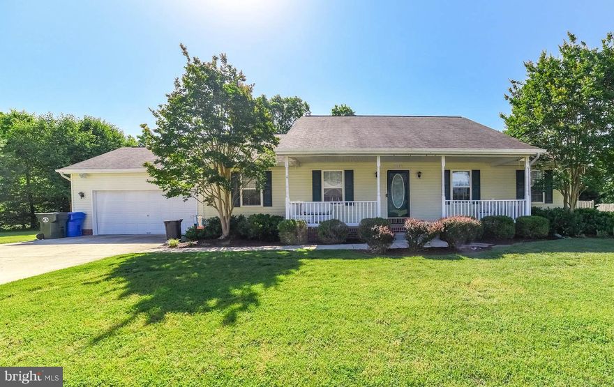 BEAUTIFUL ONE LEVEL LIVING IN THE HEART OF LA PLATA. THIS SPOTLESS RAMBLER IS WALKING DISTANCE TO TEXAS ROADHOUSE, FOOD LION, WALMART AND MUCH MORE. THE CORNER LOT HAS A FENCED IN BACKYARD, FRONT PORCH AND 2 CAR GARAGE. THE INSIDE BOOSTS A HUG FAMILY ROOM COUNTRY KITCHEN WITH CUSTOM MAPLE CABINETS, A DOUBLE WALL OVEN, NEW LIGHT FIXTURES AND MUCH MORE. THIS HOME HAS A SEPARATE DINING ROOM WITH CHAIR AND CROWN MOLDINGS. THE MASTER BATHROOM HAS A SOAKING TUB, SEPARATE SHOWER AND WALK IN CLOSET. DON'T MISS OUT ON THIS AMAZING OPPORTUNITY TO LIVE CLOSE TO THE ACTION.