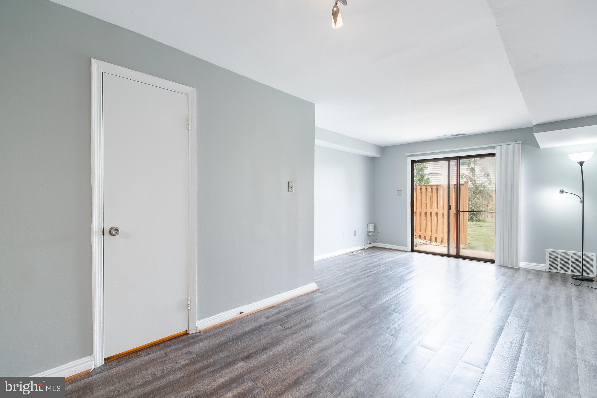 OXFORD ROW CONDOS - Residential