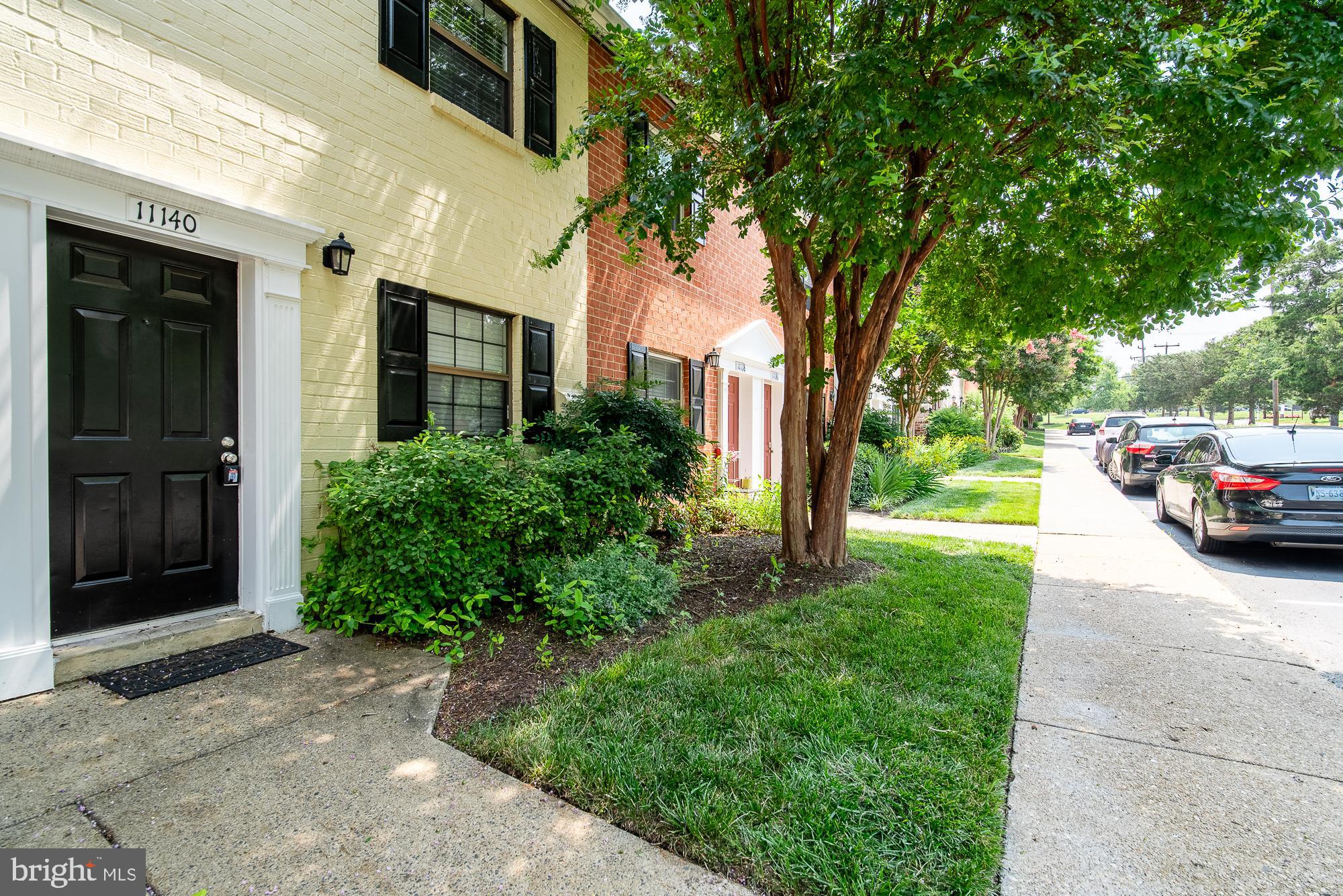 OXFORD ROW CONDOS - Residential