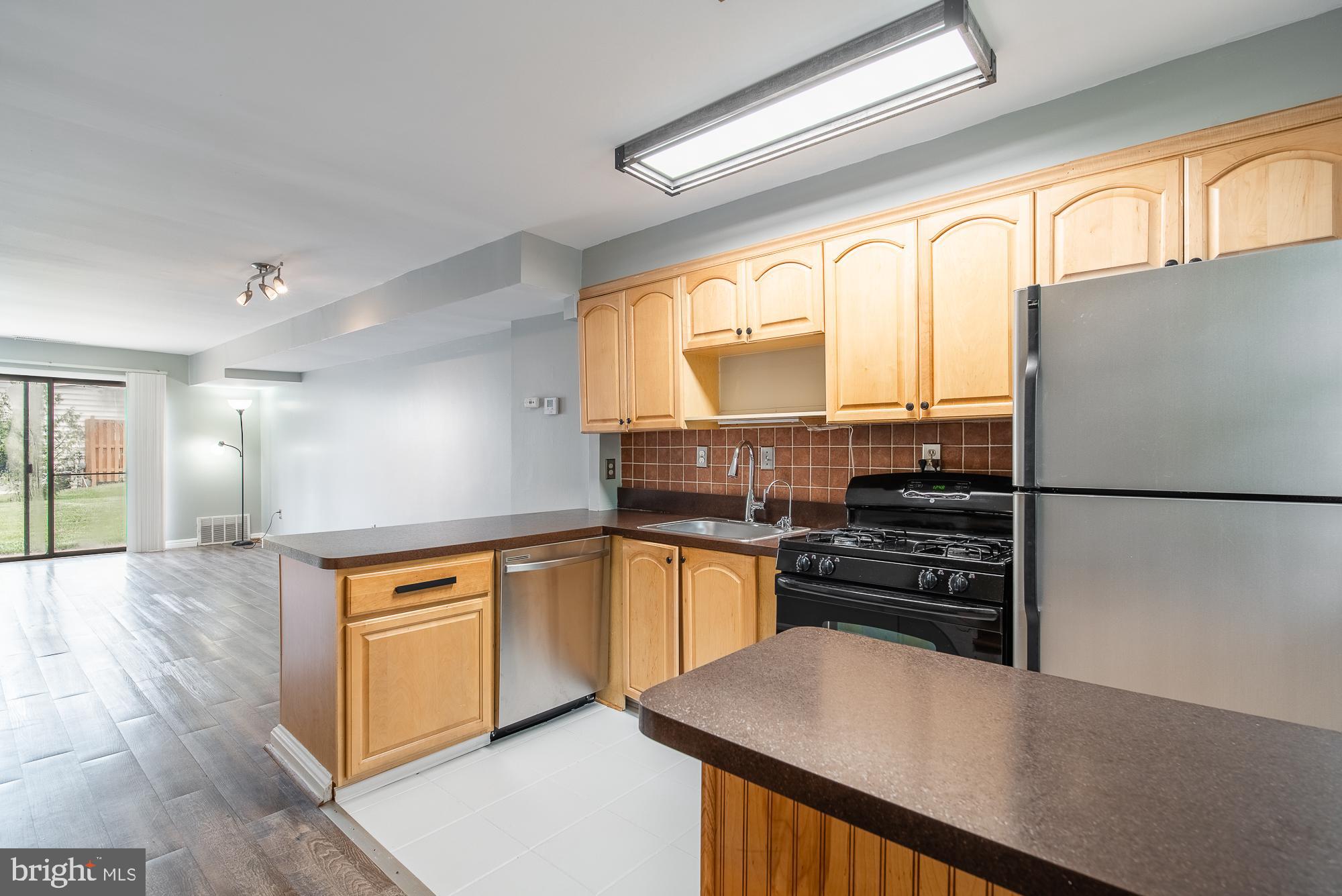 OXFORD ROW CONDOS - Residential