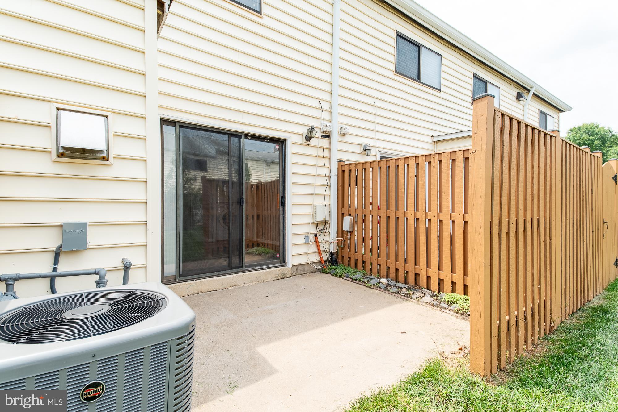 OXFORD ROW CONDOS - Residential