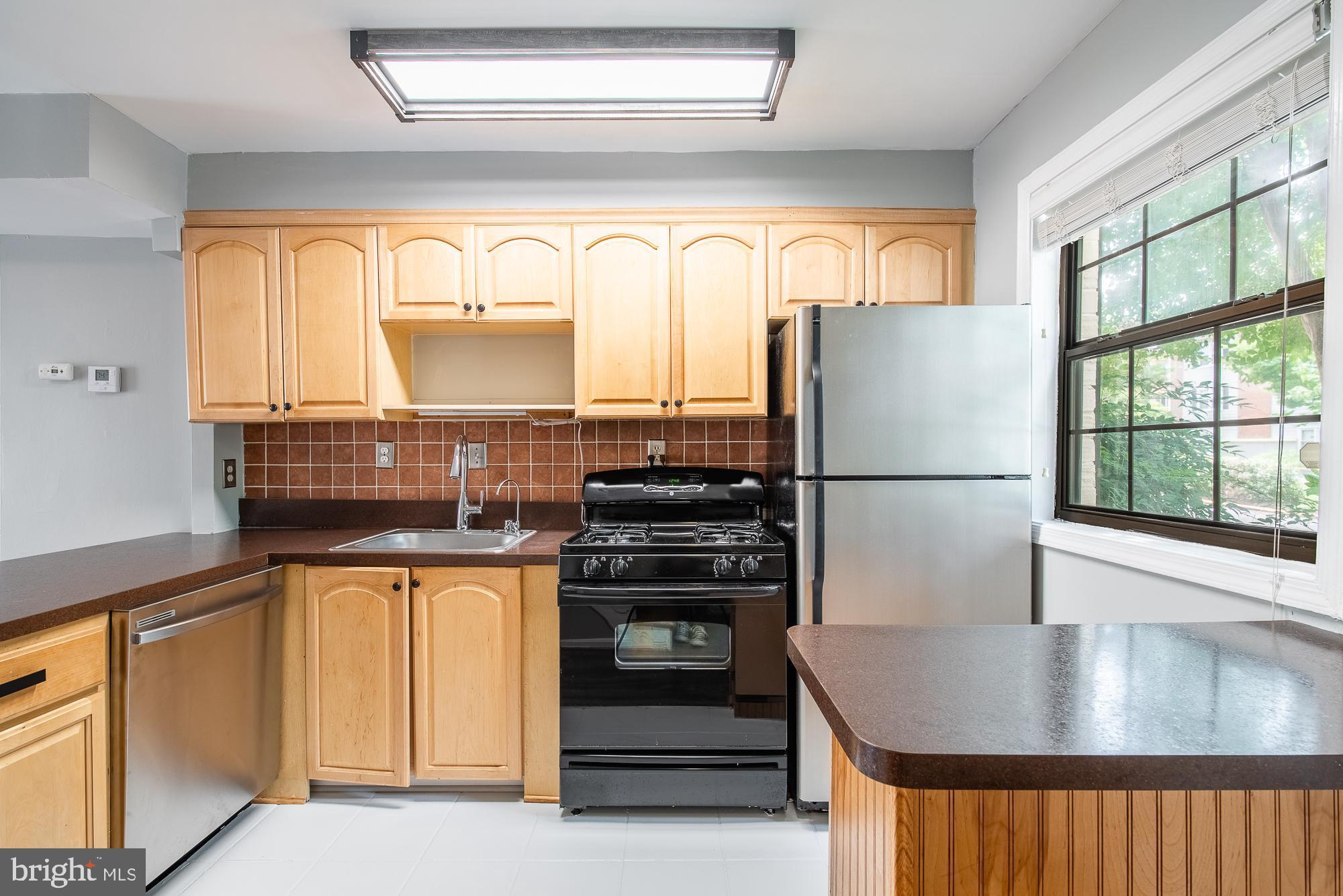 OXFORD ROW CONDOS - Residential