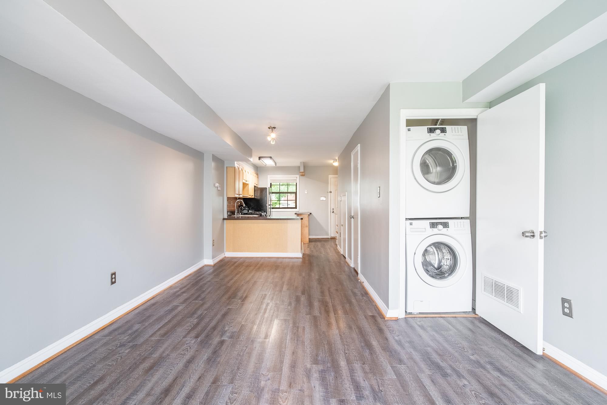 OXFORD ROW CONDOS - Residential