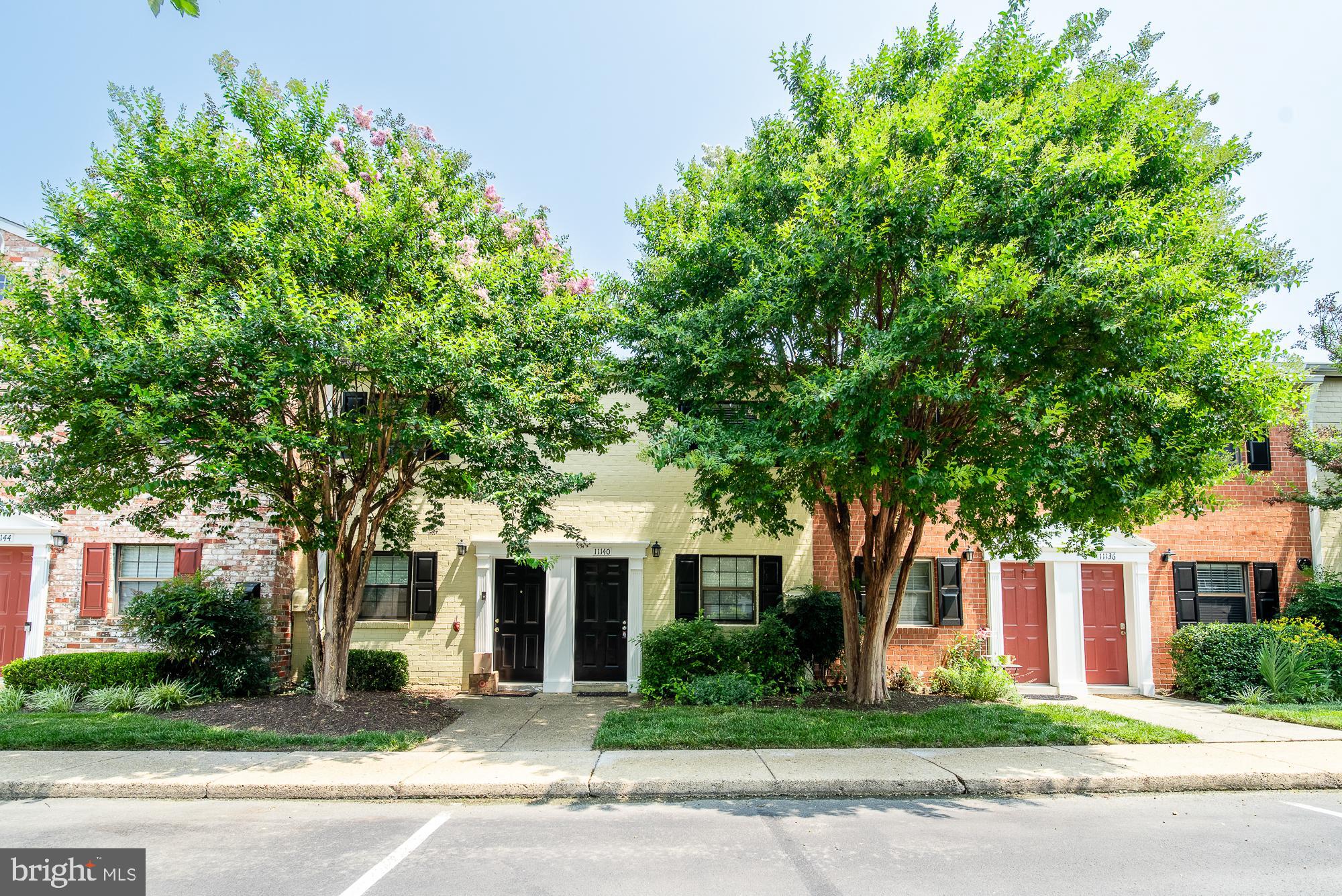 OXFORD ROW CONDOS - Residential