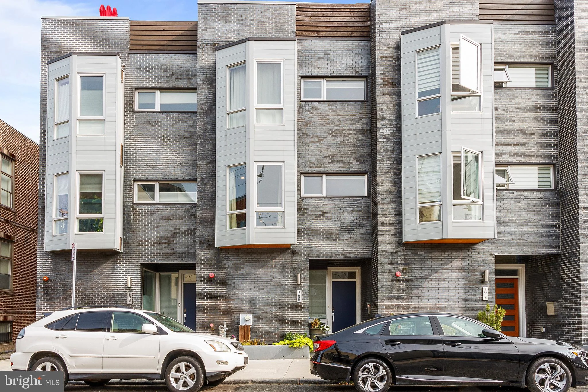 303 Brown Street Unit B, Philadelphia, PA 19123