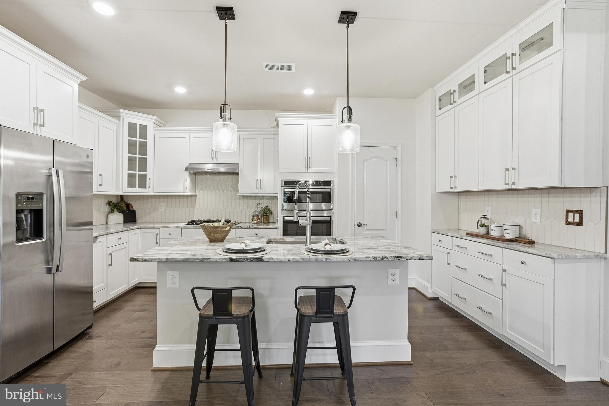 VIRGINIA HERITAGE AT LEE'S PARK - Residential