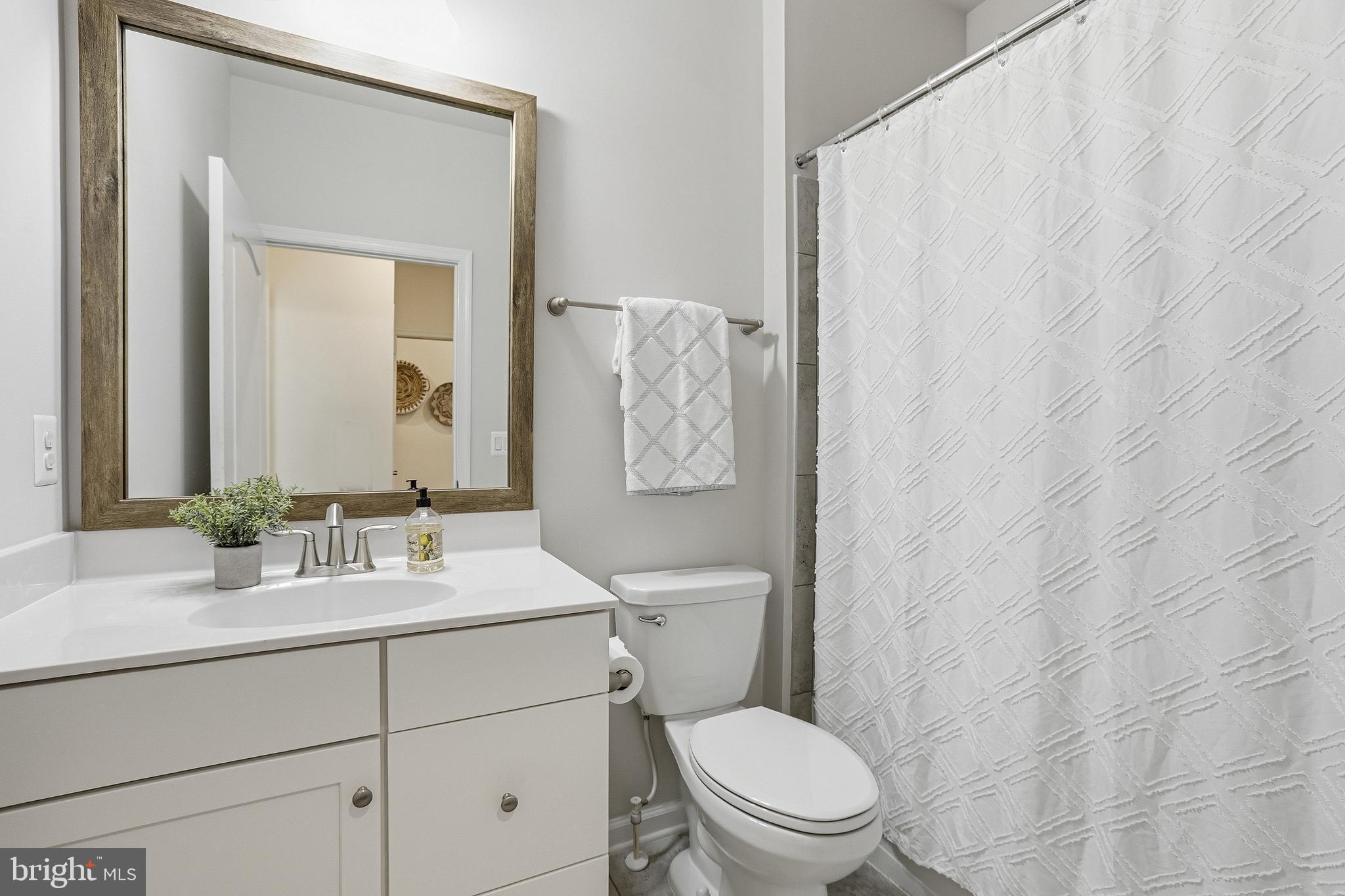 VIRGINIA HERITAGE AT LEE'S PARK - Residential