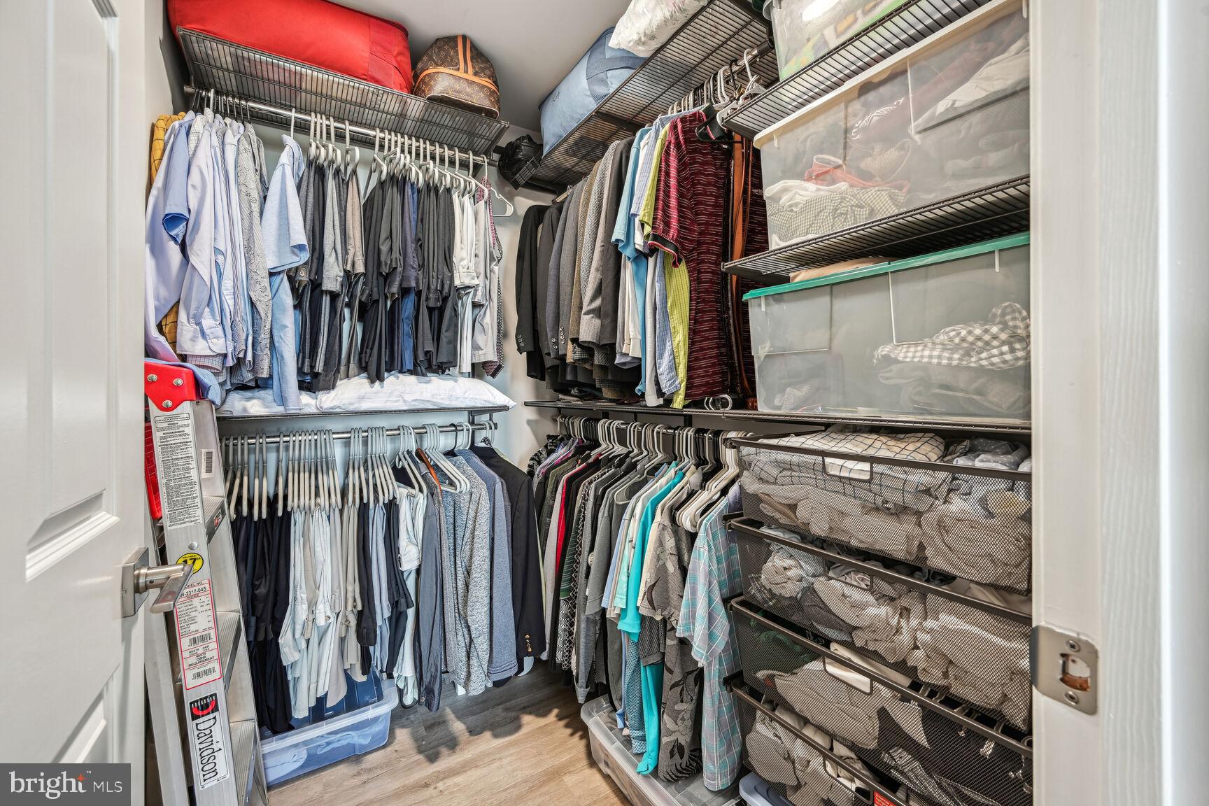 THE WISCONSIN - Residential