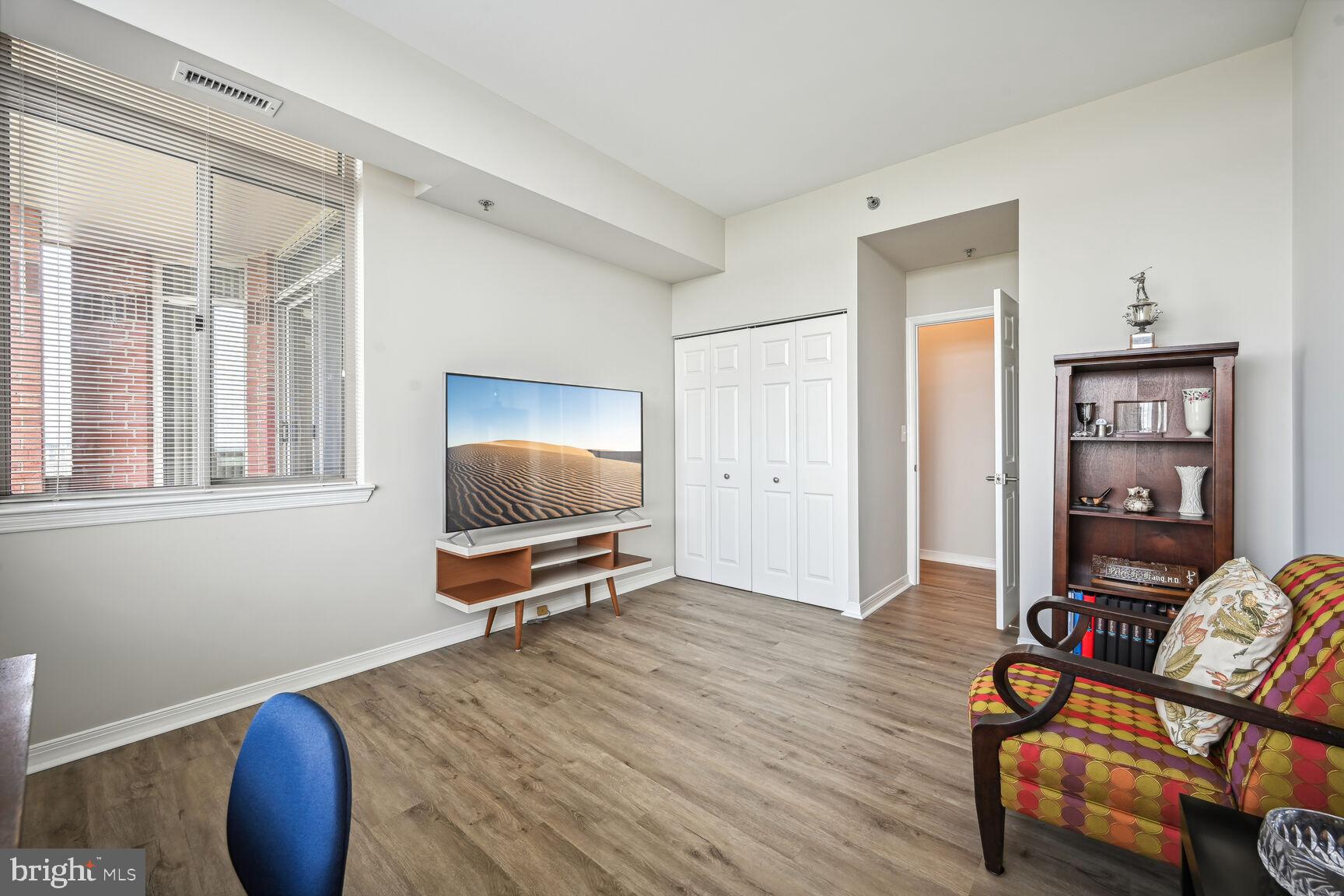 THE WISCONSIN - Residential