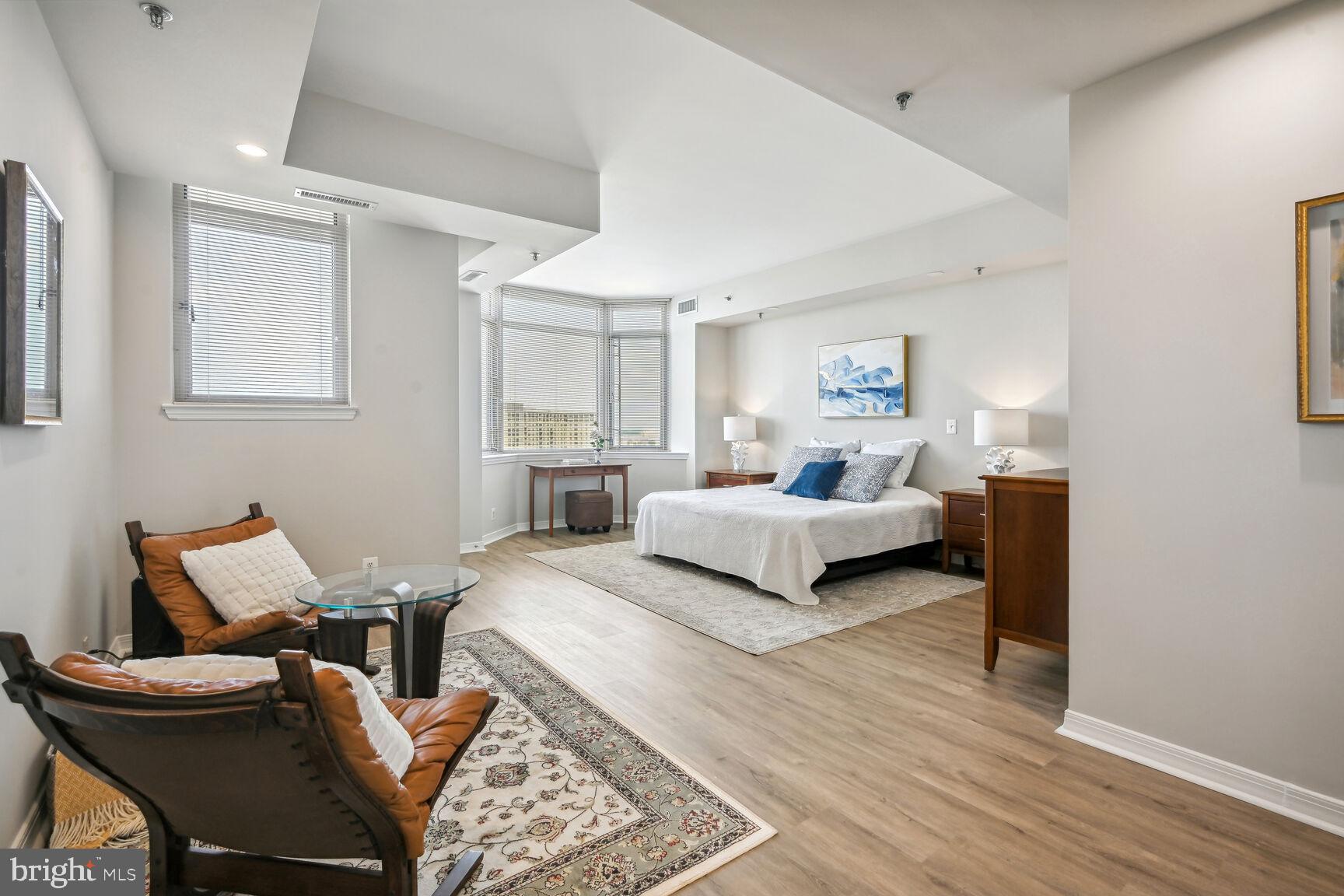 THE WISCONSIN - Residential