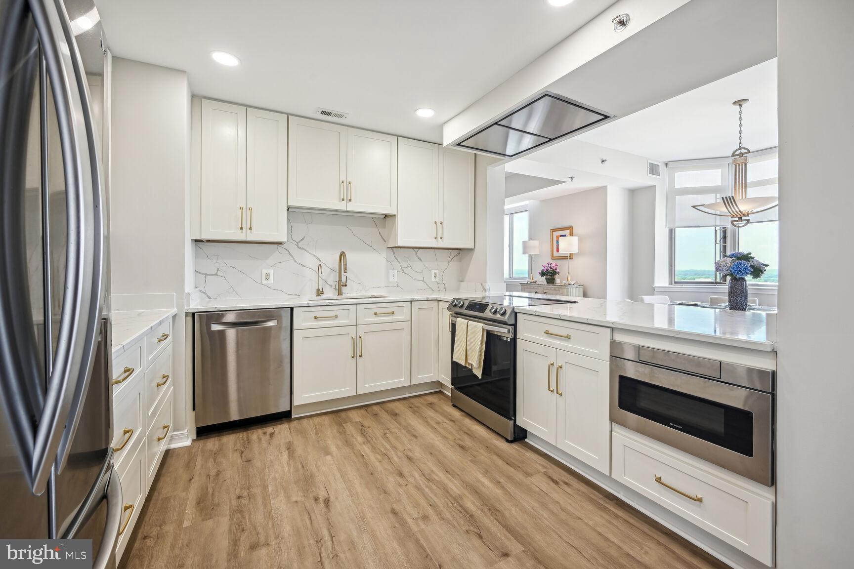 THE WISCONSIN - Residential