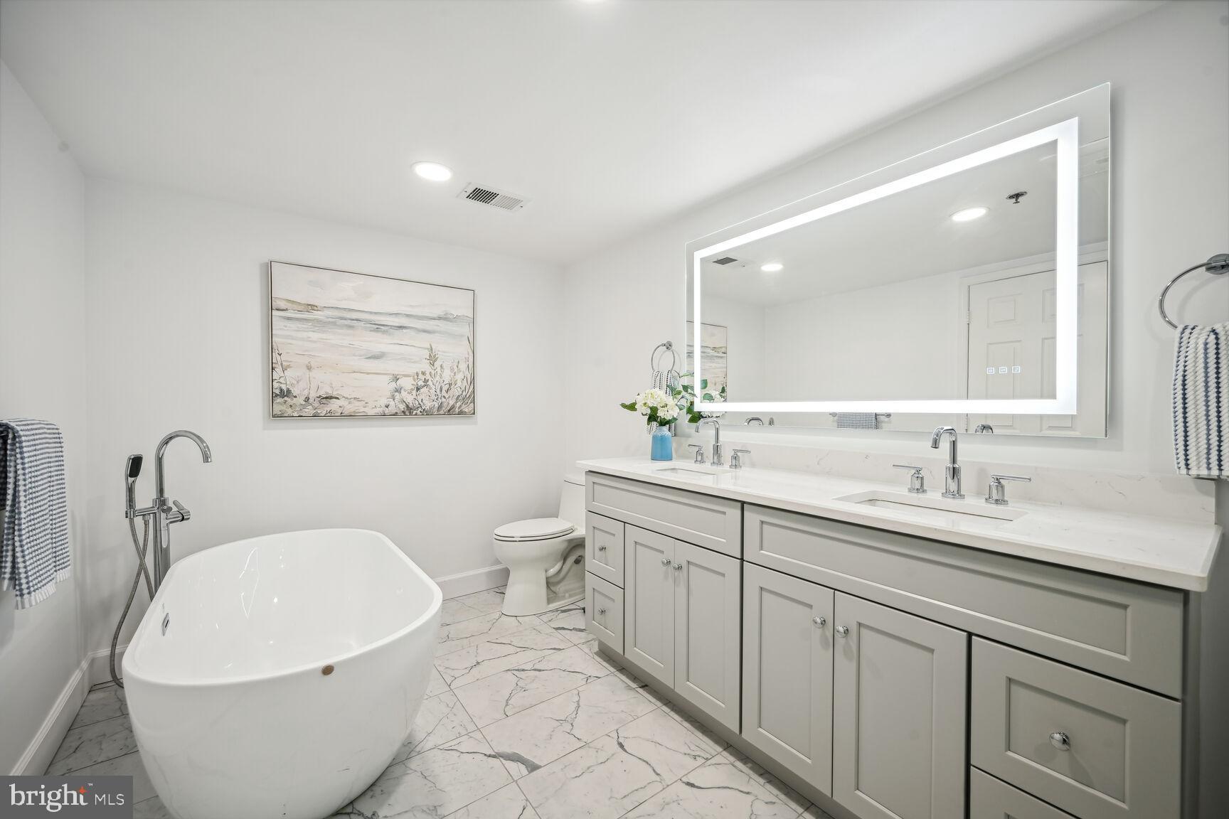 THE WISCONSIN - Residential