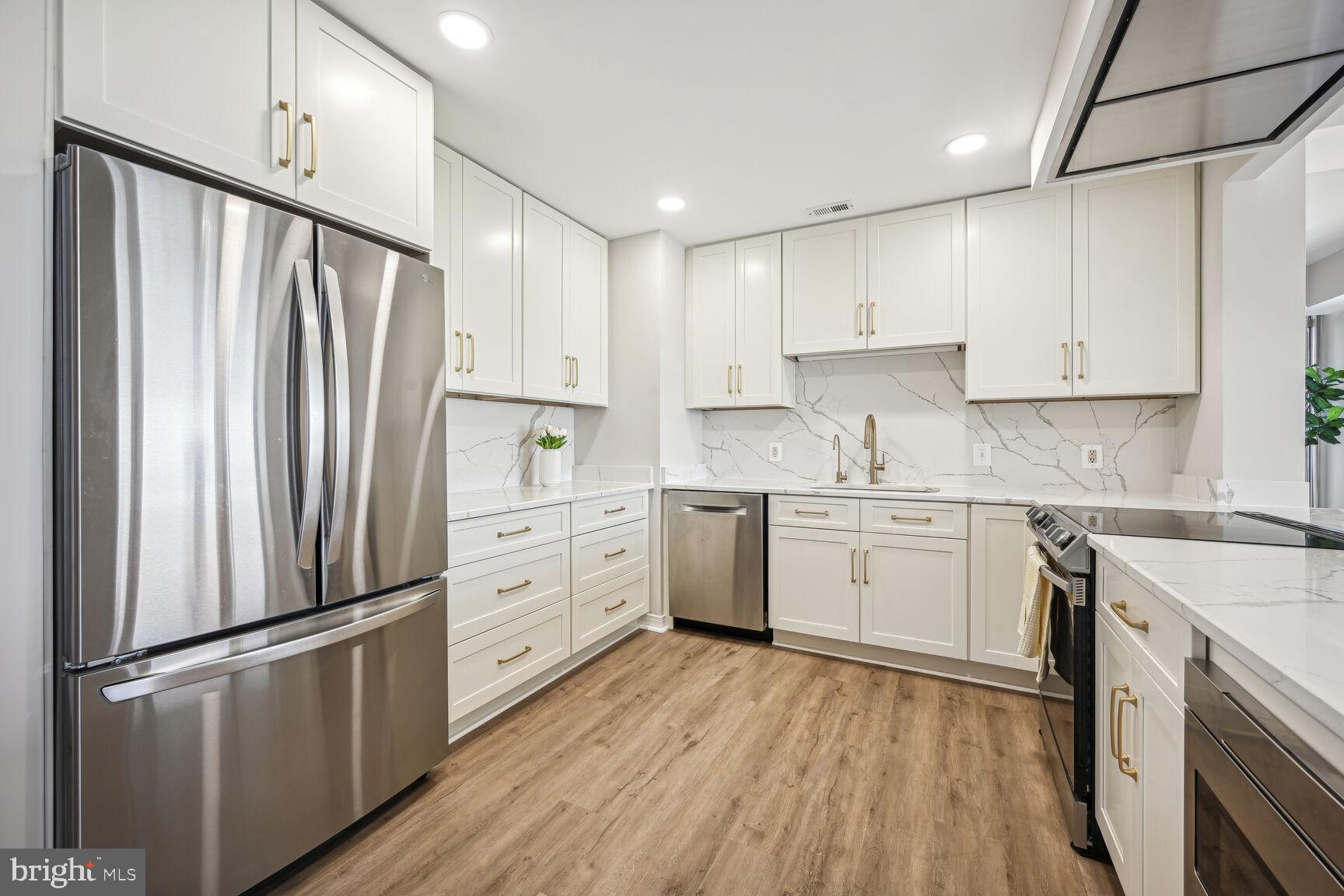 THE WISCONSIN - Residential