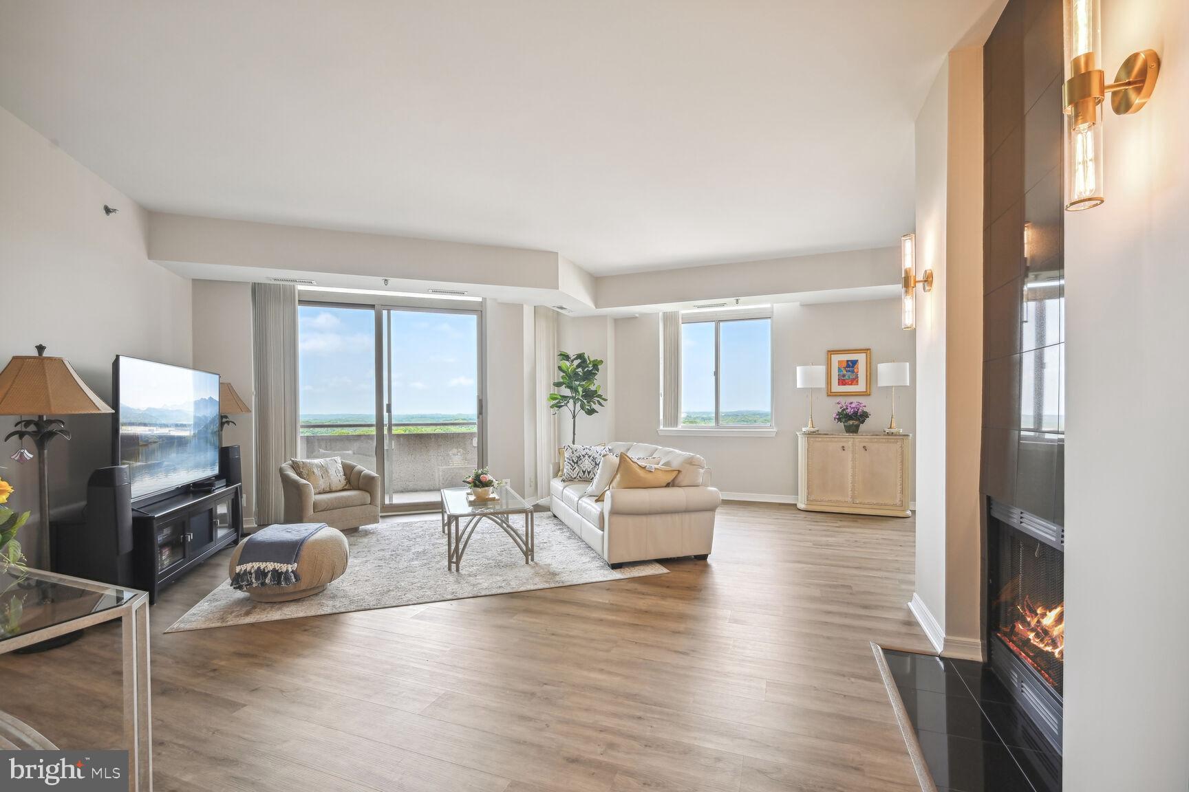 THE WISCONSIN - Residential