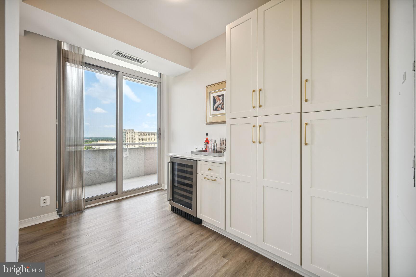 THE WISCONSIN - Residential