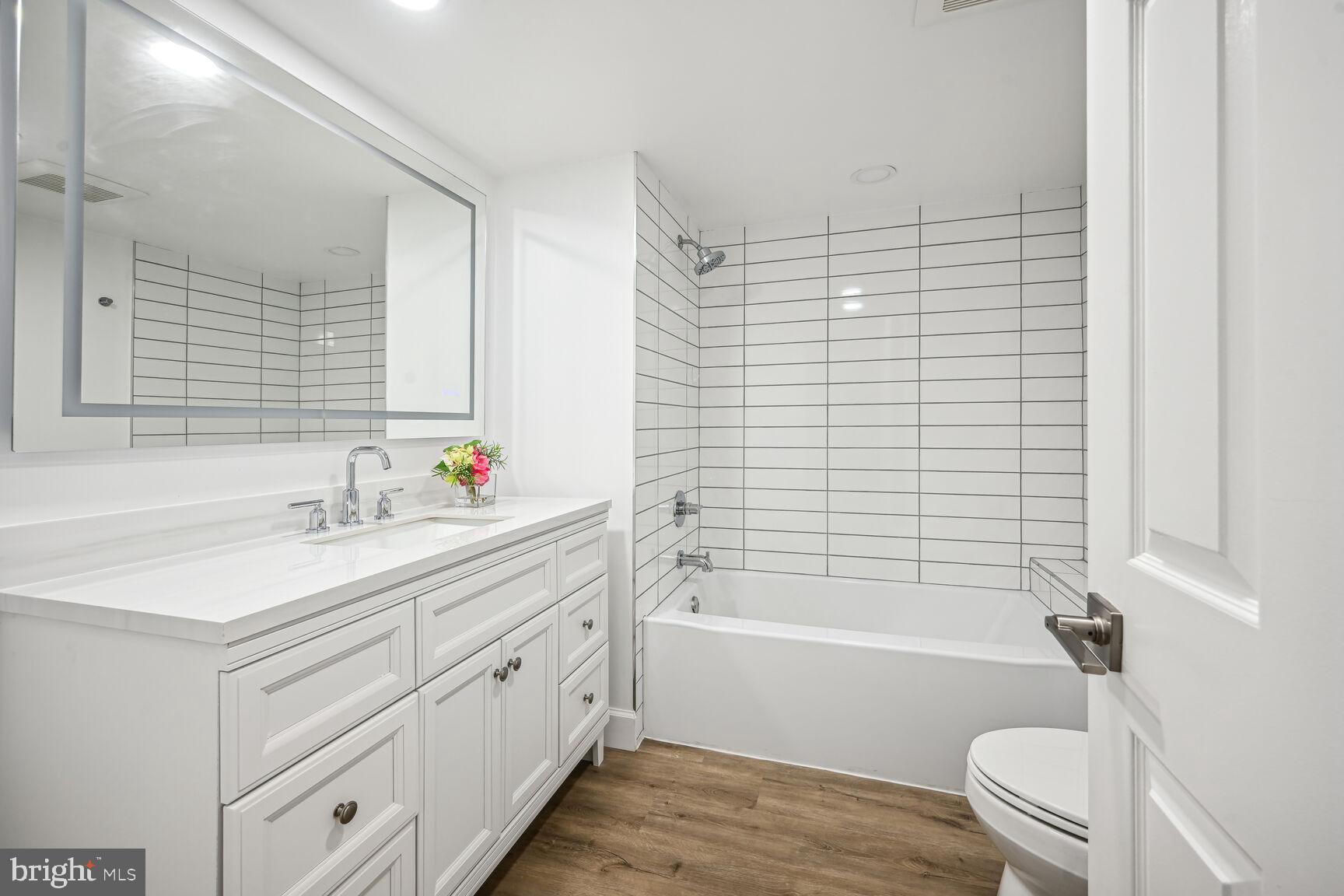 THE WISCONSIN - Residential