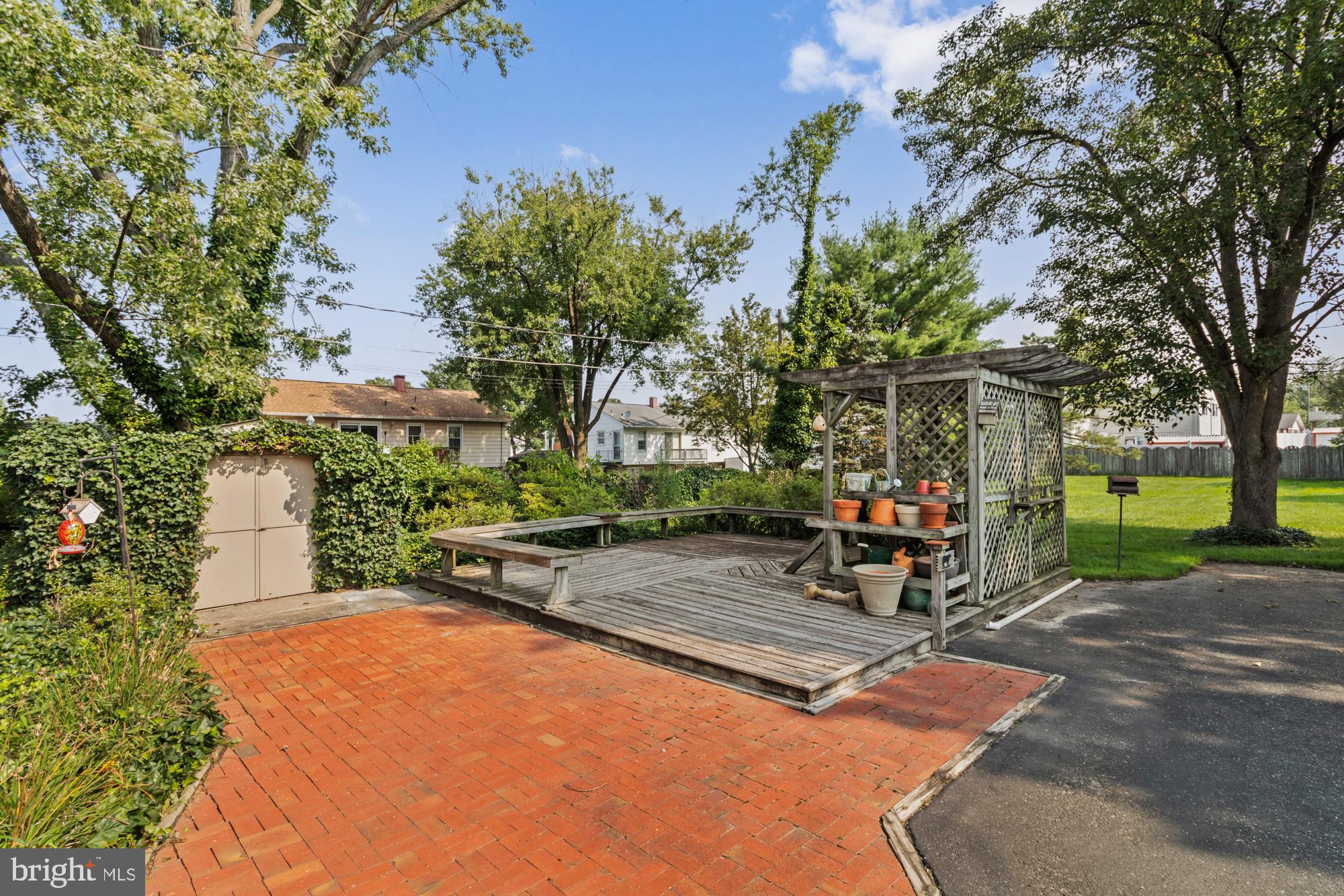 PERRY HALL - Residential