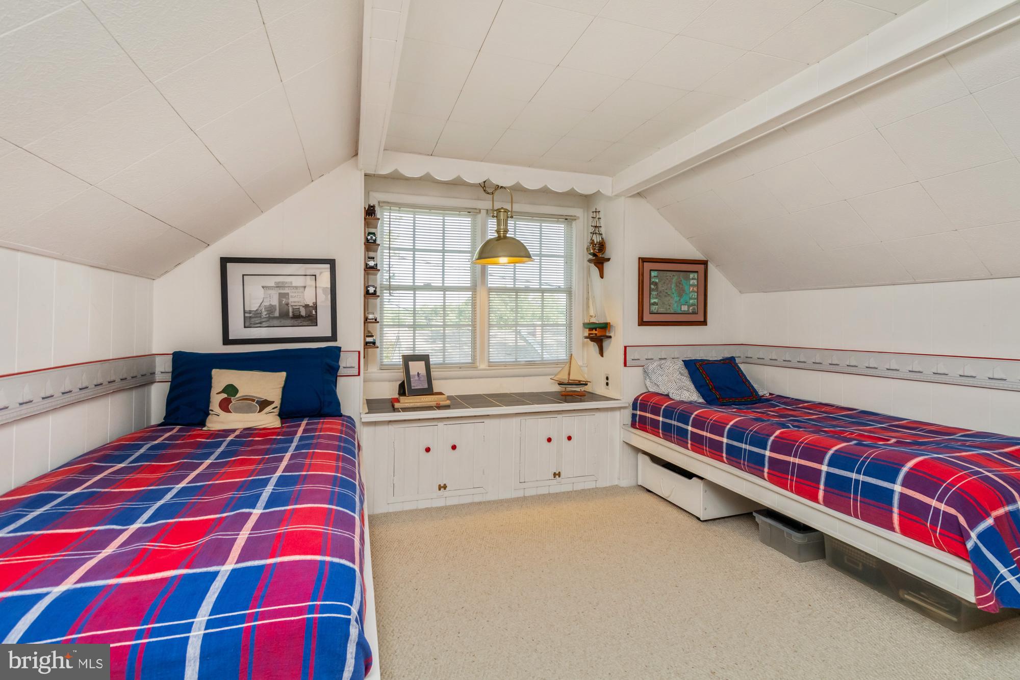 PERRY HALL - Residential