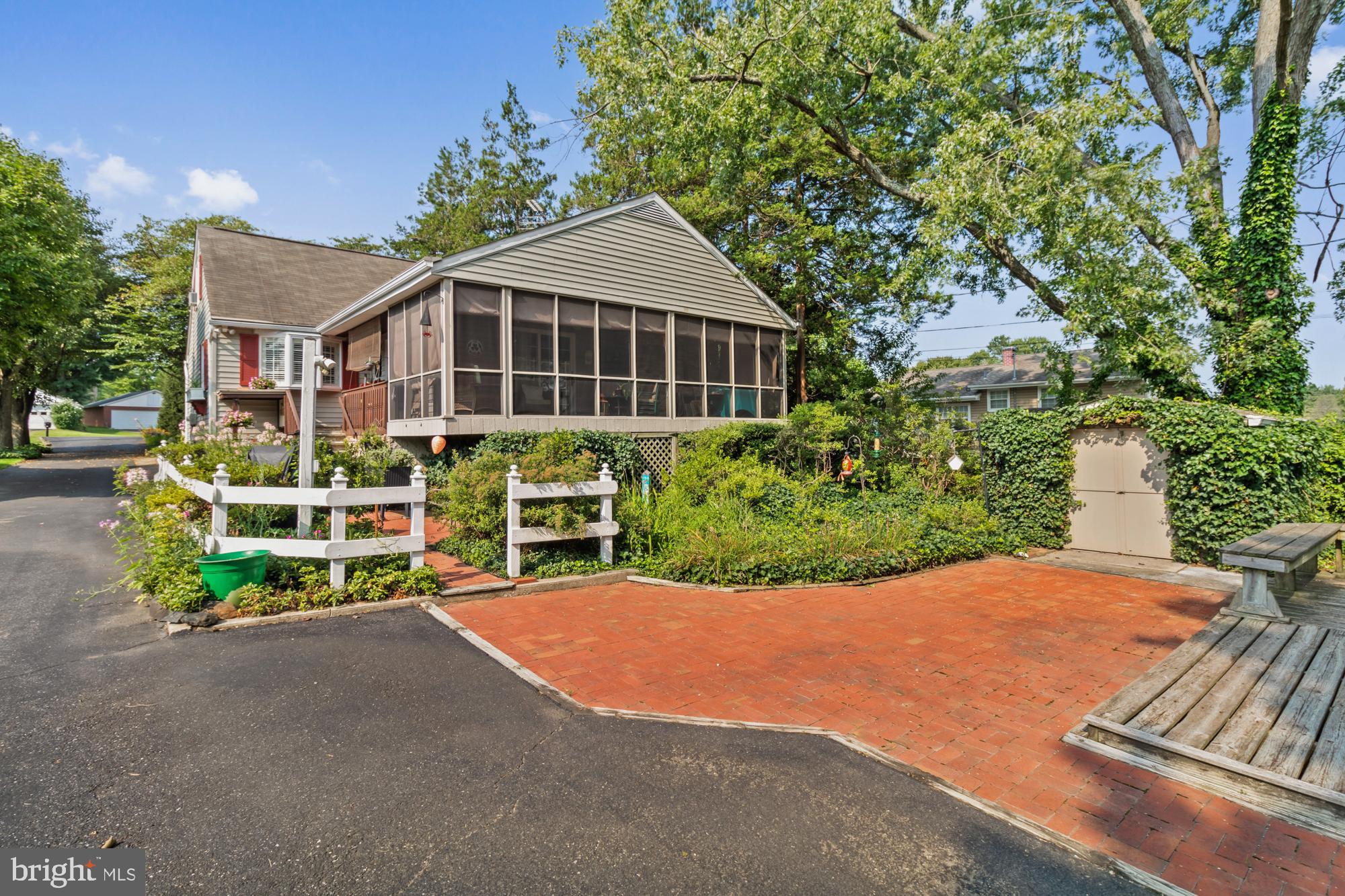 PERRY HALL - Residential