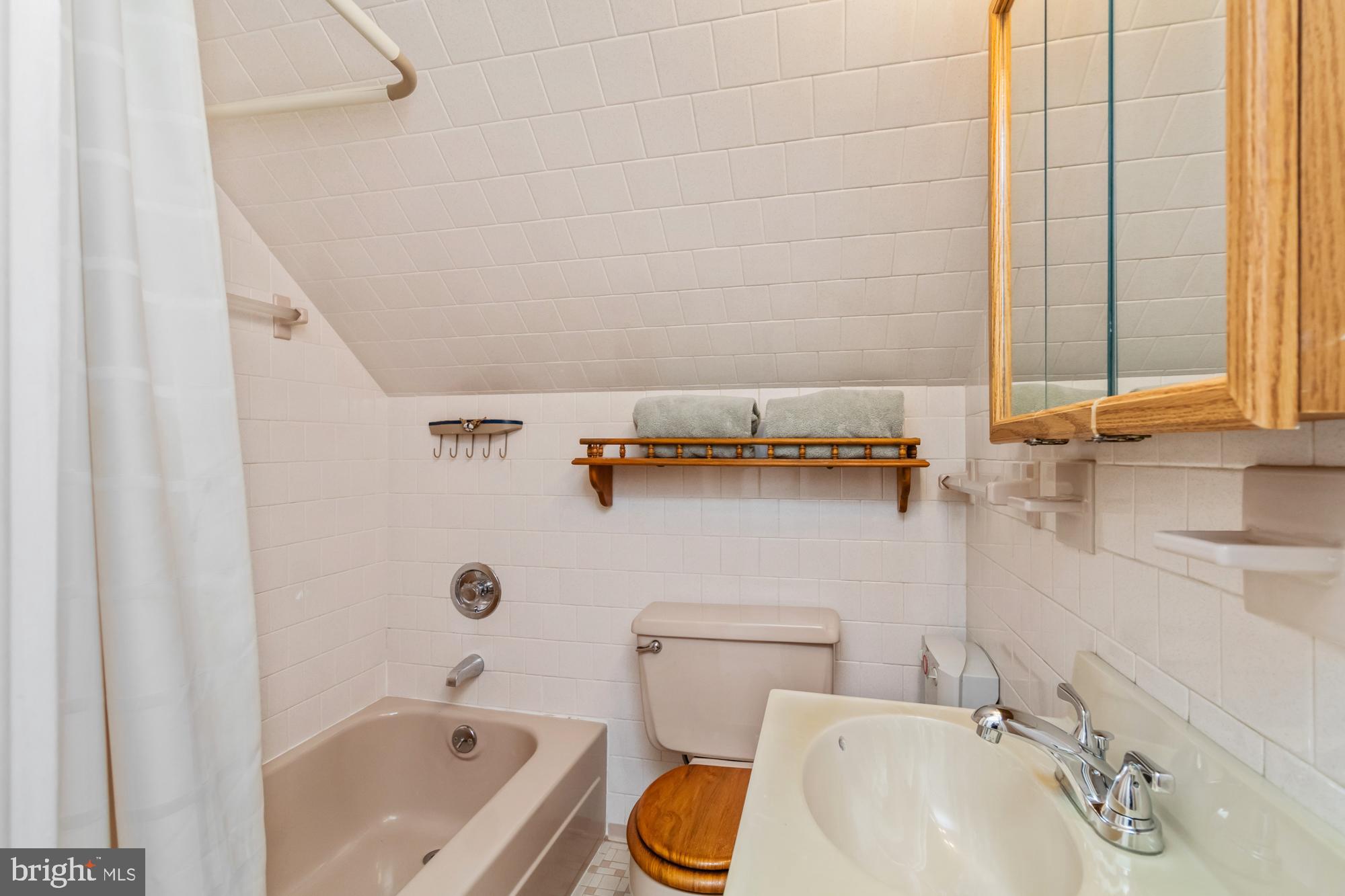 PERRY HALL - Residential