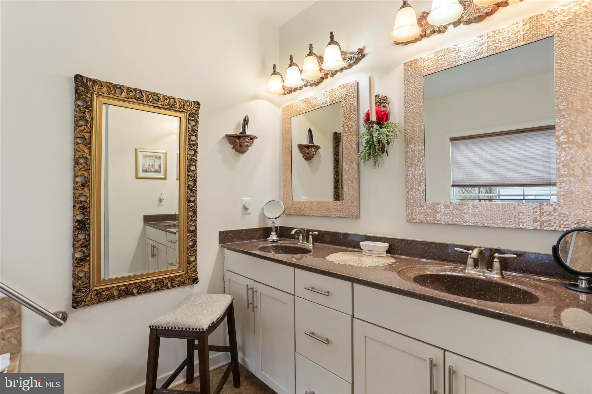 BROOKFIELD - Residential