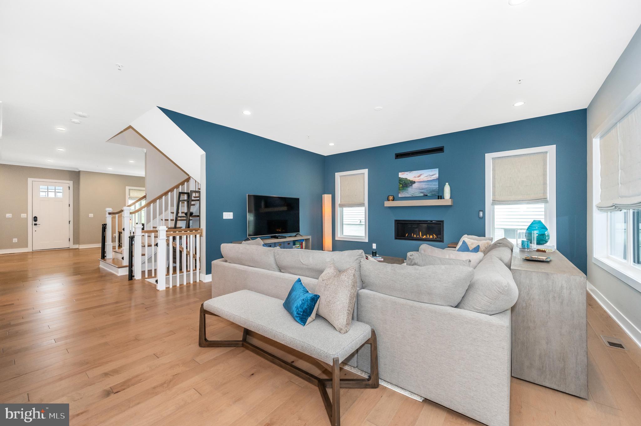 MT. PROSPECT - Residential