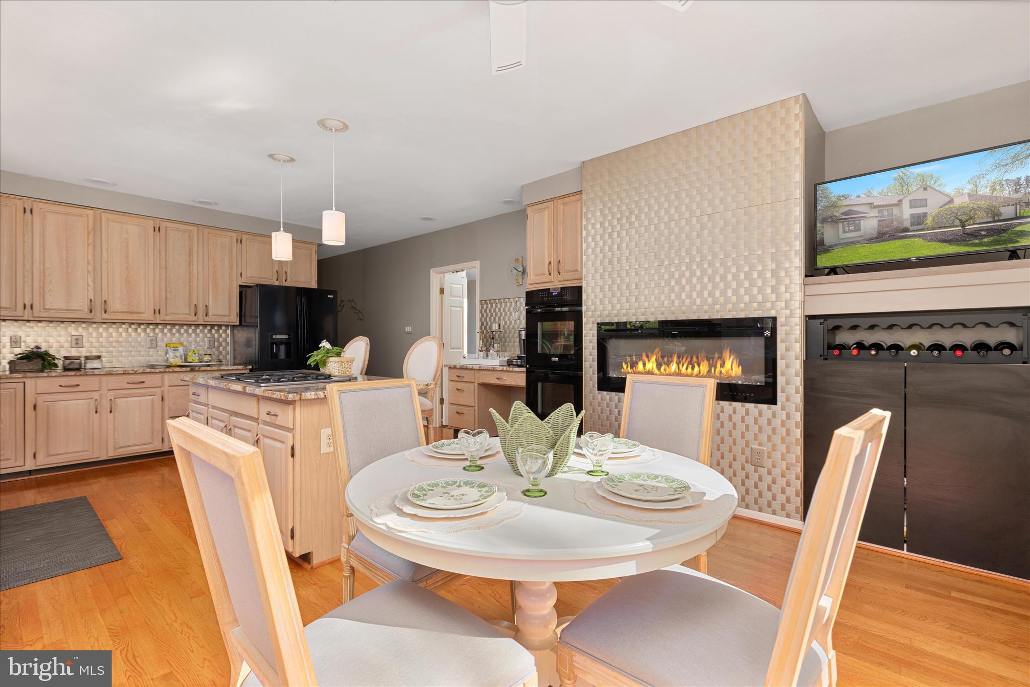 CROSSPOINTE - Residential