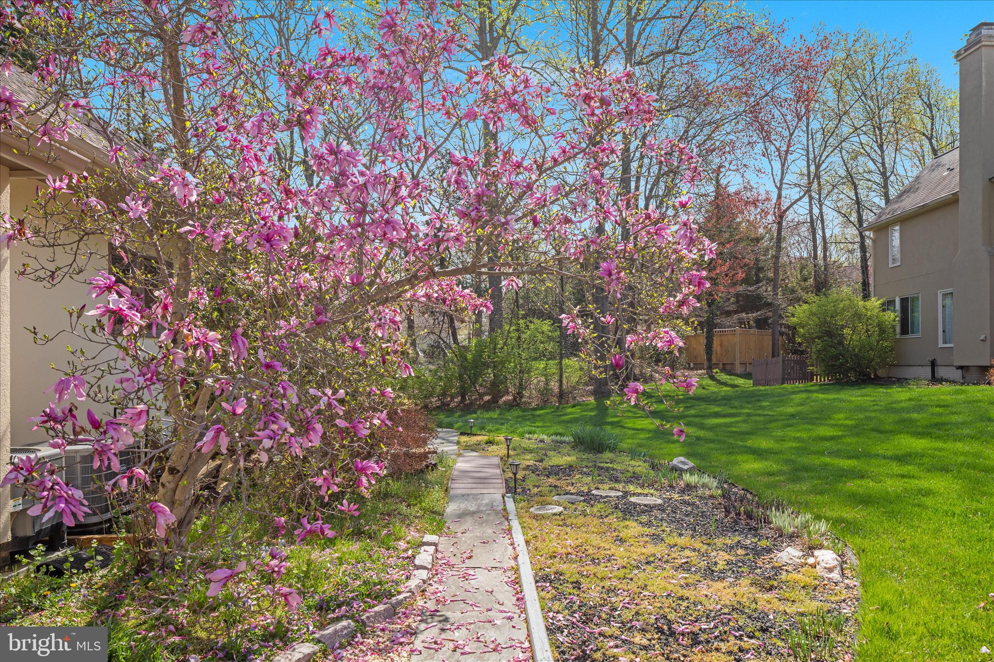 CROSSPOINTE - Residential