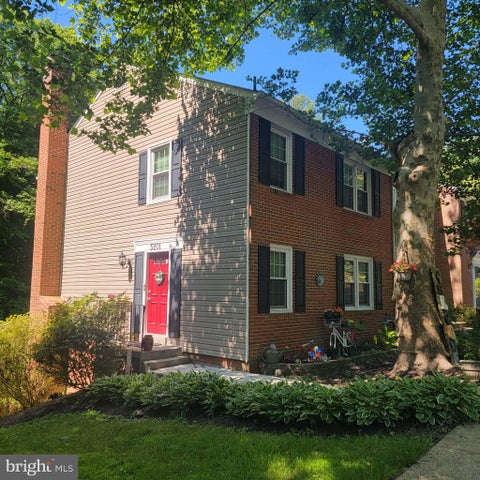Townhouse For Sale - 5201 Lonsdale Drive<br/> SPRINGFIELD, VA 22151