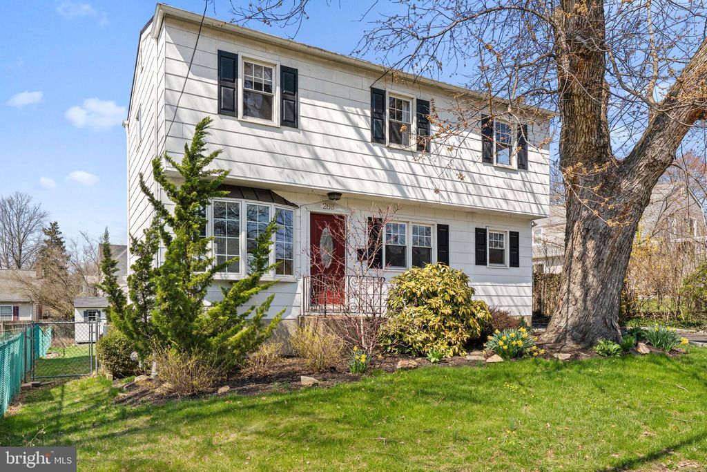 Photo of 268 Maple Avenue, GLENSIDE, PA 19038 (MLS # PAMC2174222)