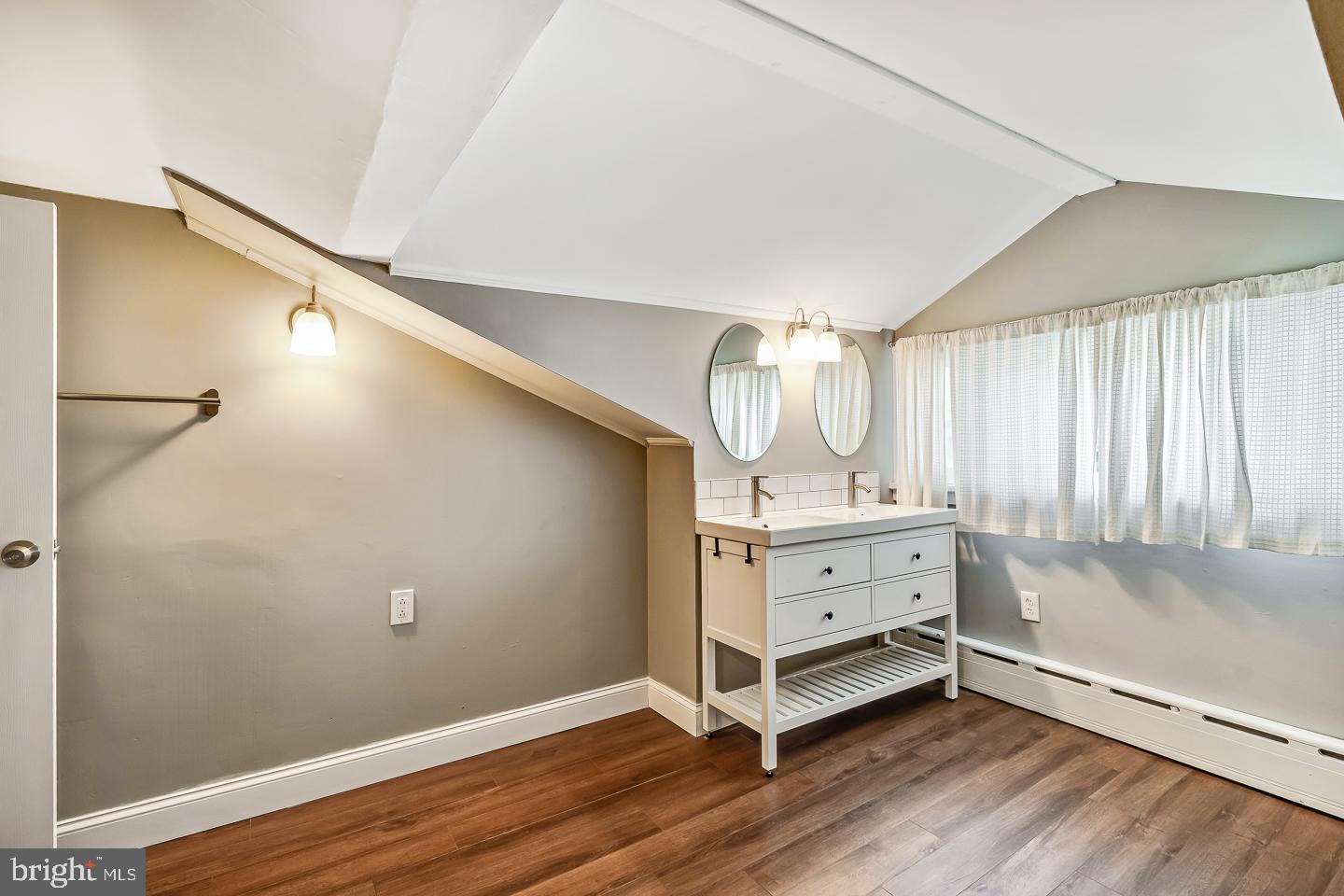 CONSHOHOCKEN - Residential Income