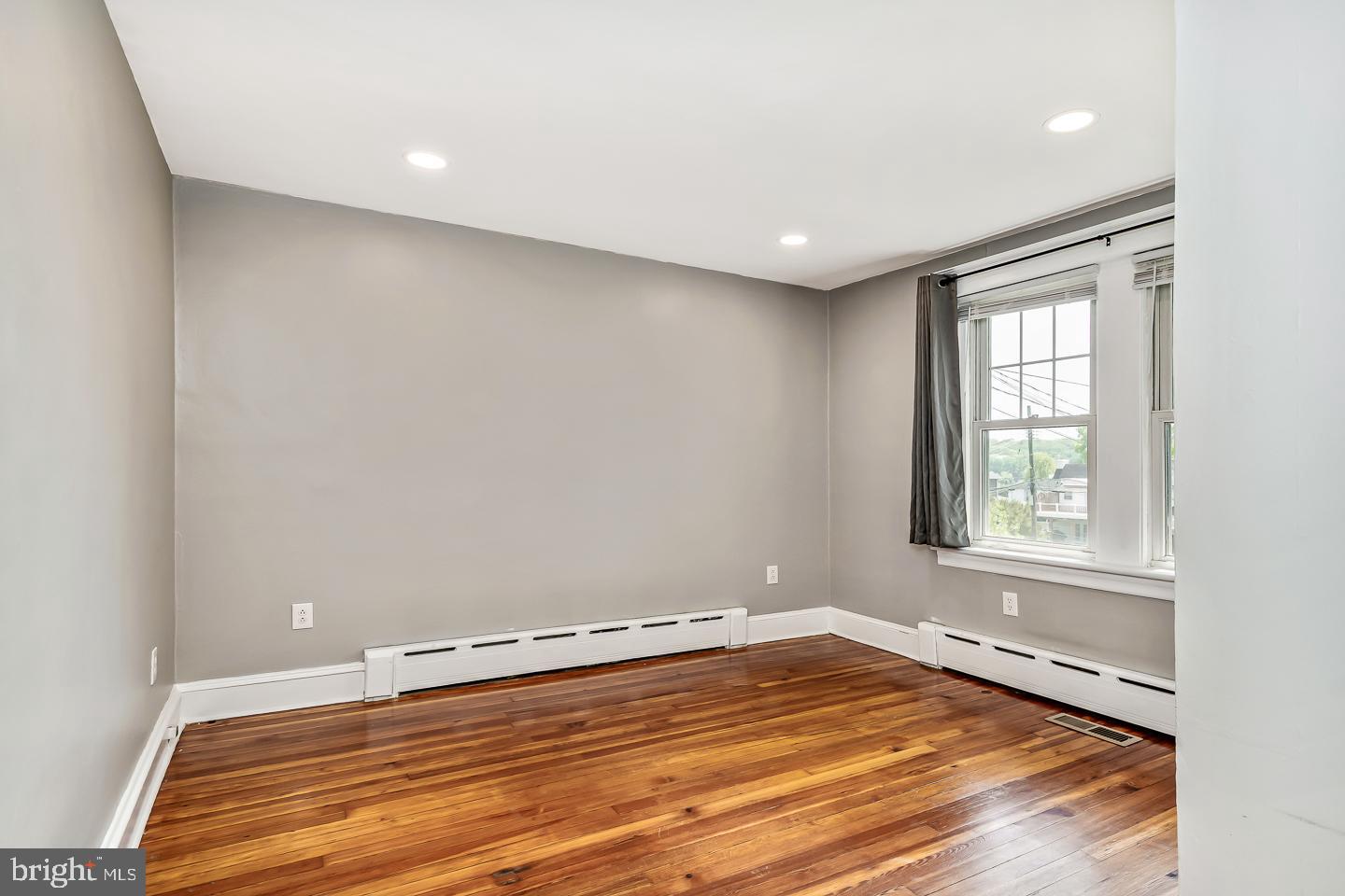 CONSHOHOCKEN - Residential Income