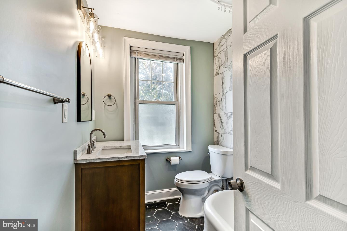 CONSHOHOCKEN - Residential Income