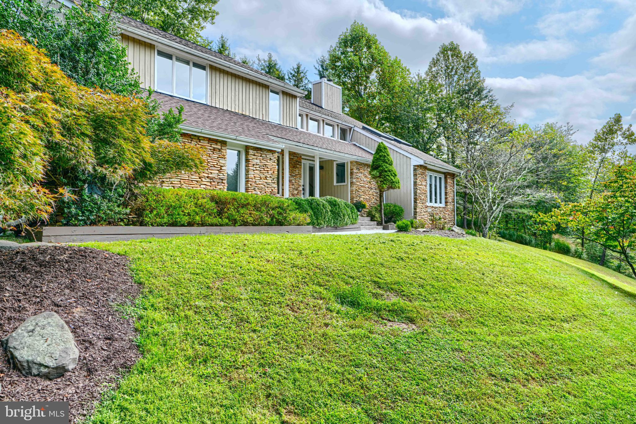 2318 SHADED BROOK DRIVE