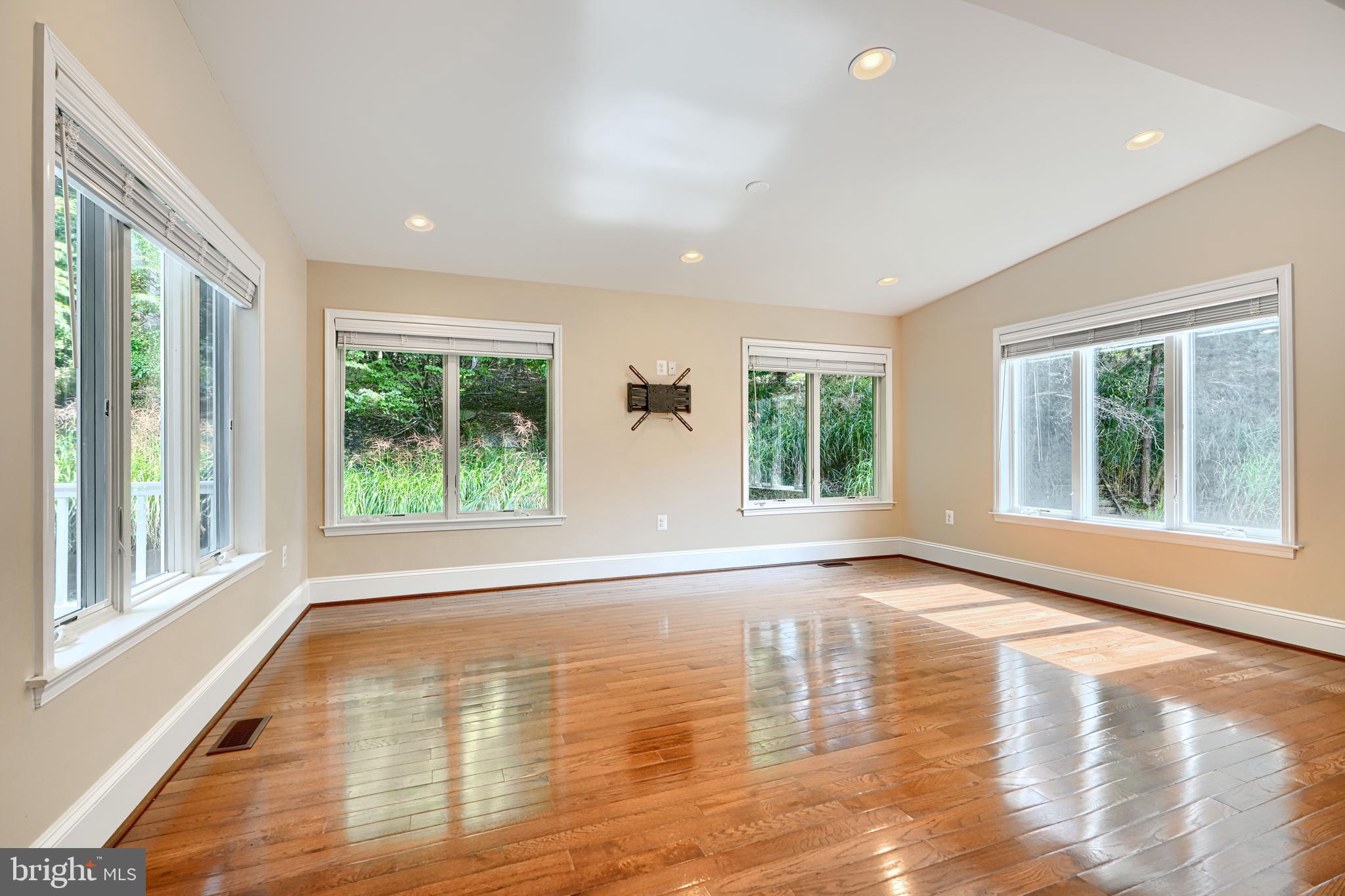 VALLEY HEIGHTS - Residential