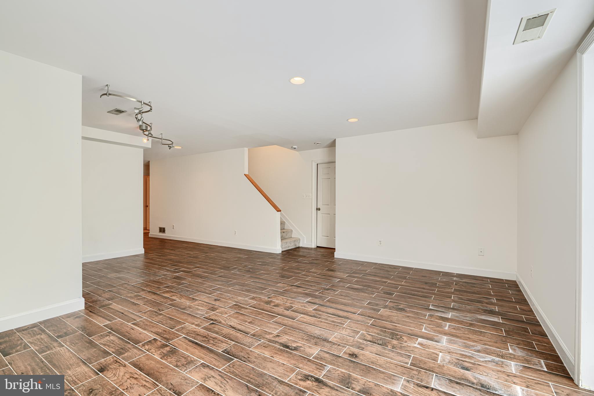 VALLEY HEIGHTS - Residential