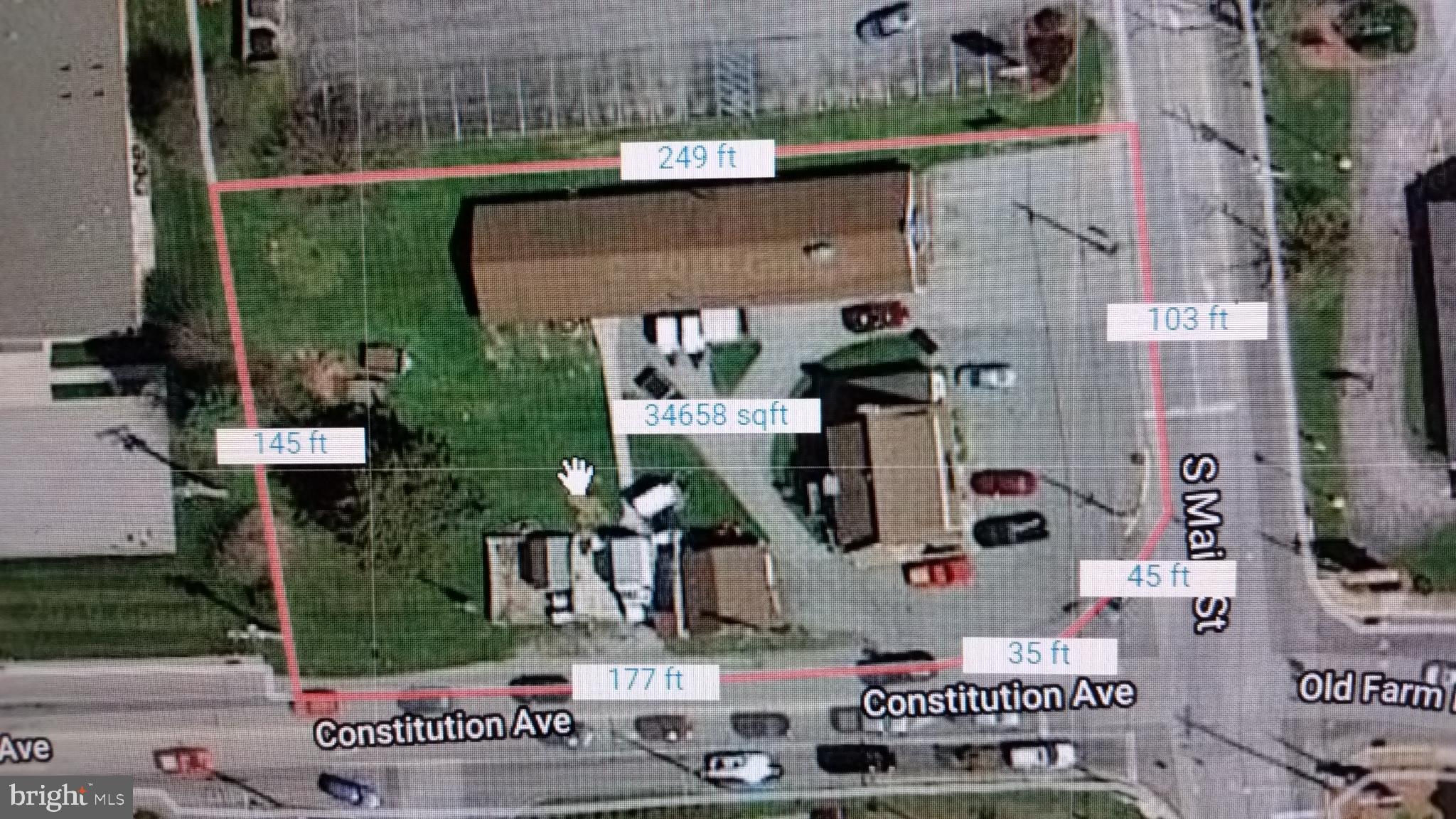 Main image without alt text