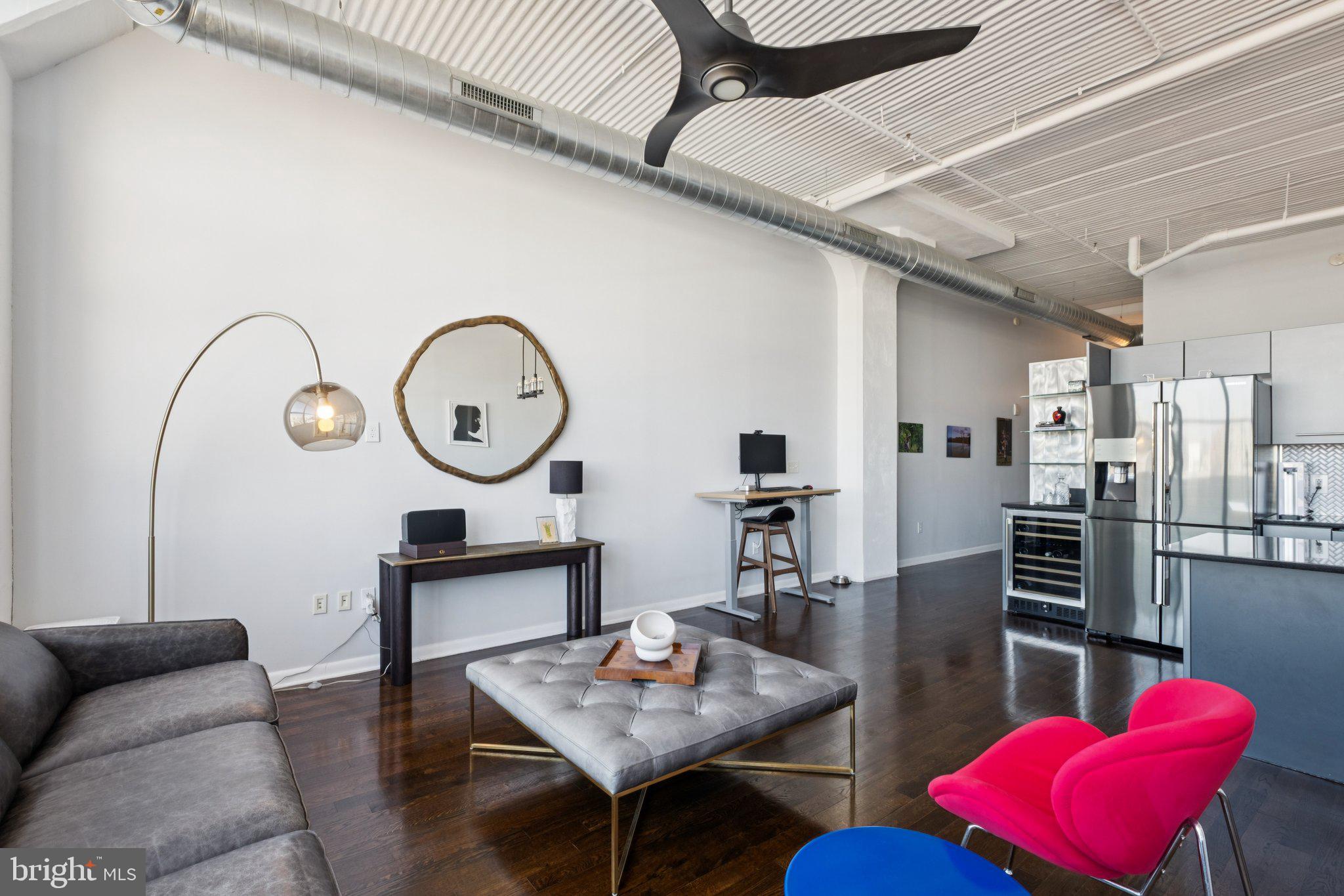 LOGAN SQUARE - Residential